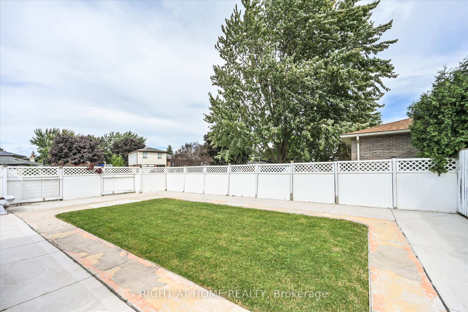 Photo 18 of 2 Gondola Crescent, Brampton, Northgate — HOMEH