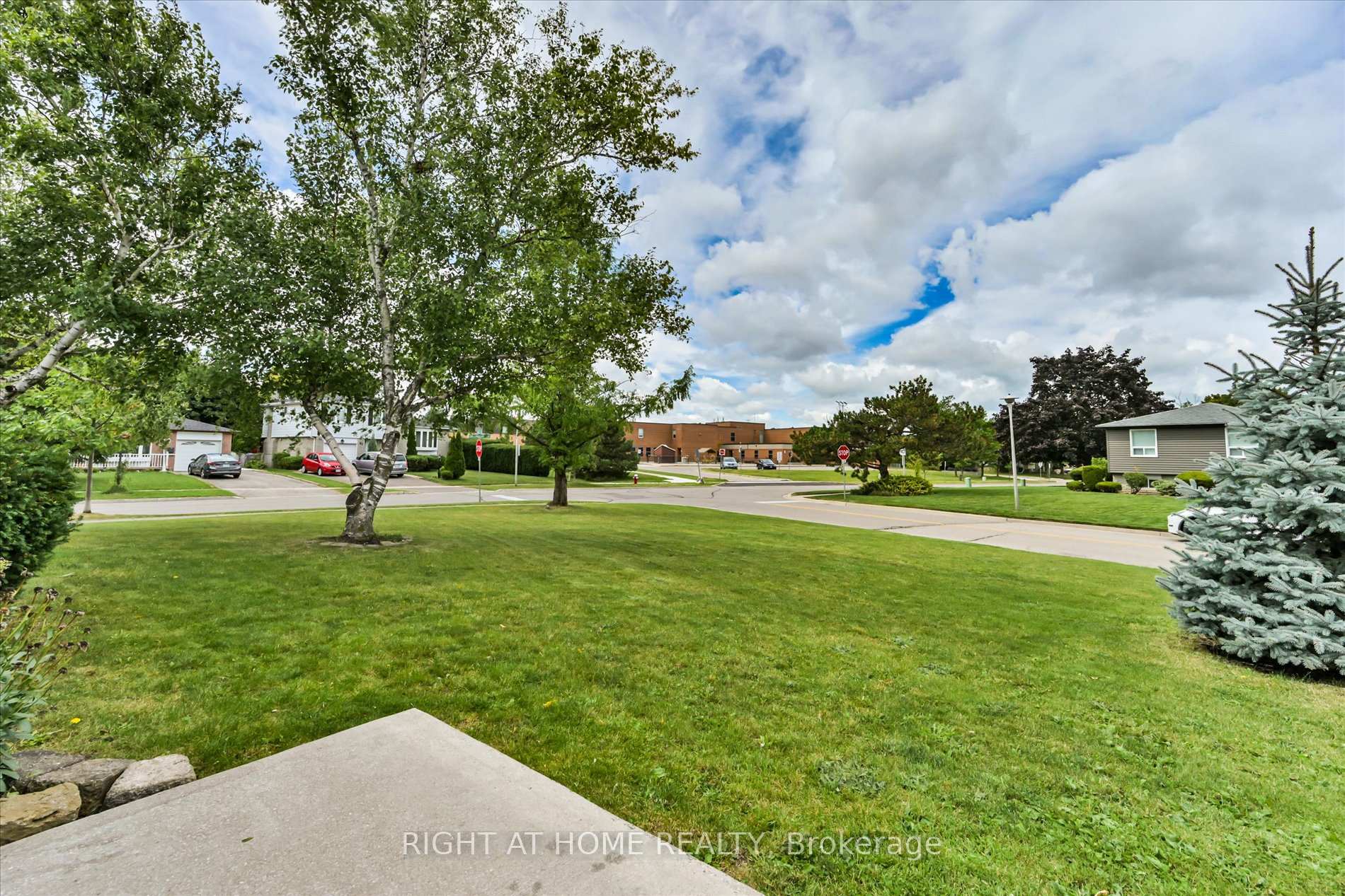 Photo 23 of 2 Gondola Crescent, Brampton, Northgate — HOMEH