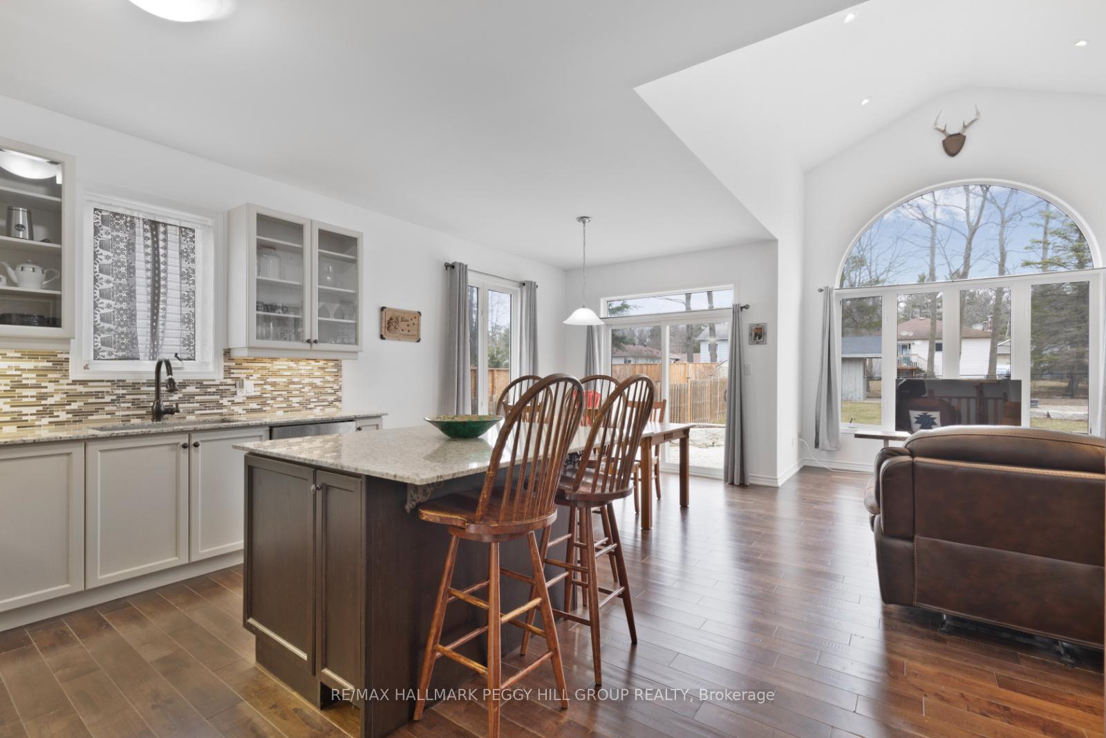 Photo 9 of 23 Christy Drive, Wasaga Beach — HOMEH