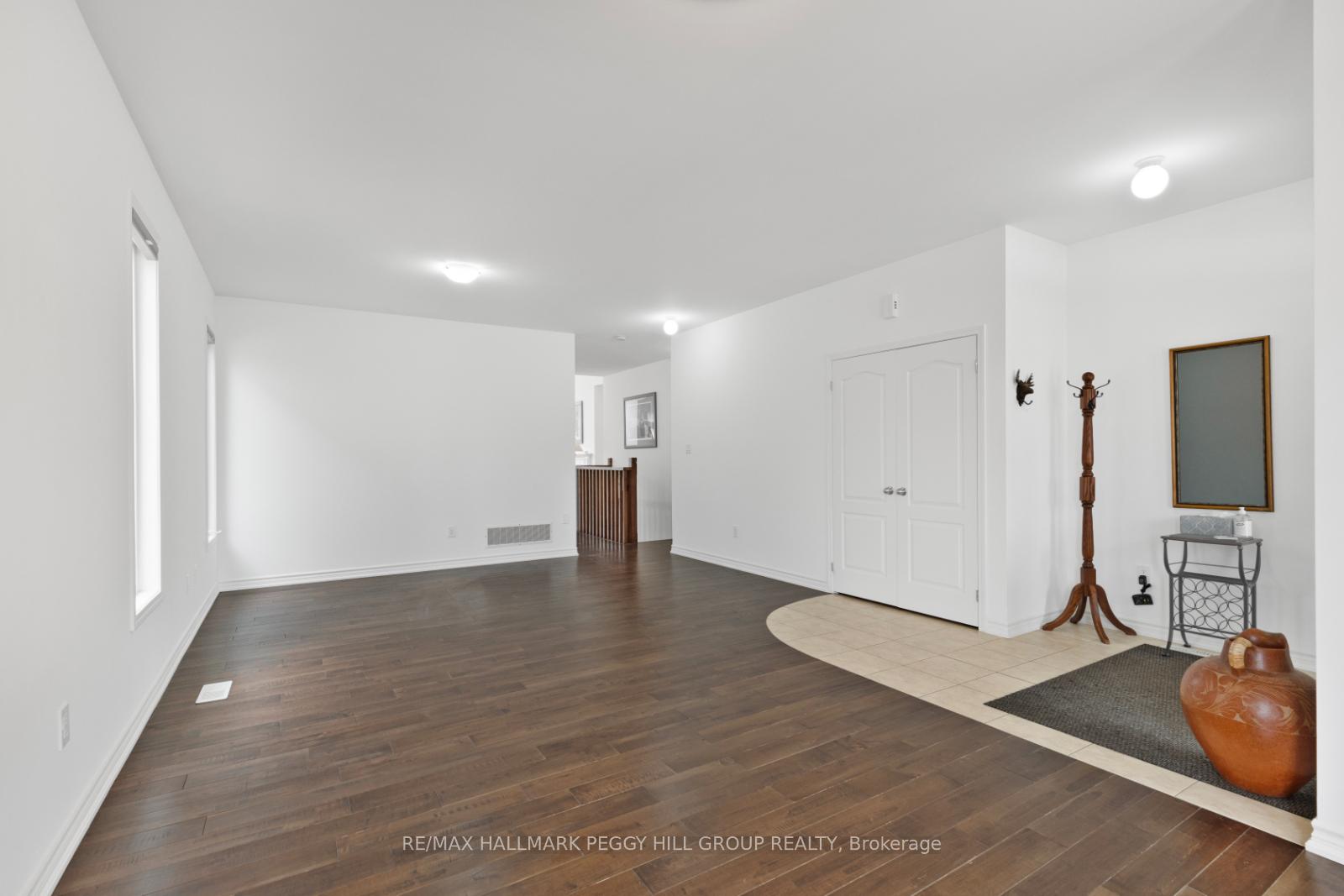 Photo 3 of 23 Christy Drive, Wasaga Beach — HOMEH