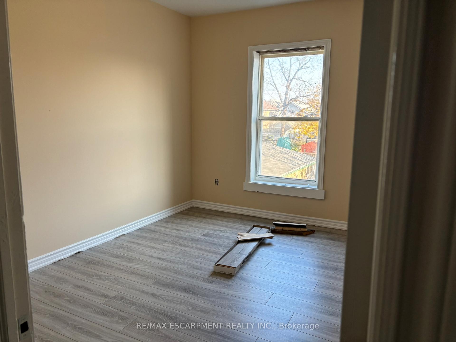 Photo 5 of 124 Cathcart Street, Hamilton, Beasley — HOMEH