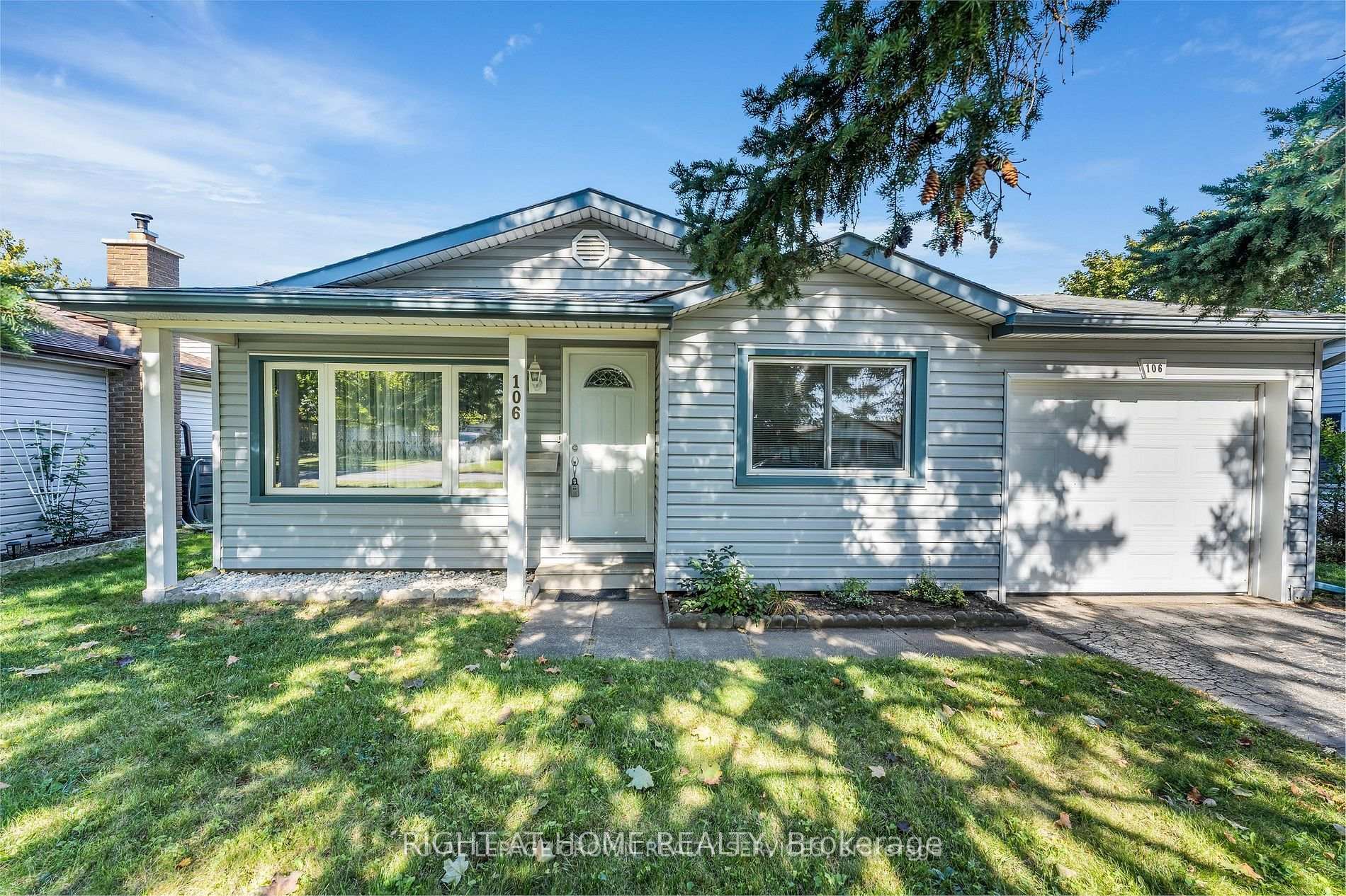 Front of 106 Belwood Crescent