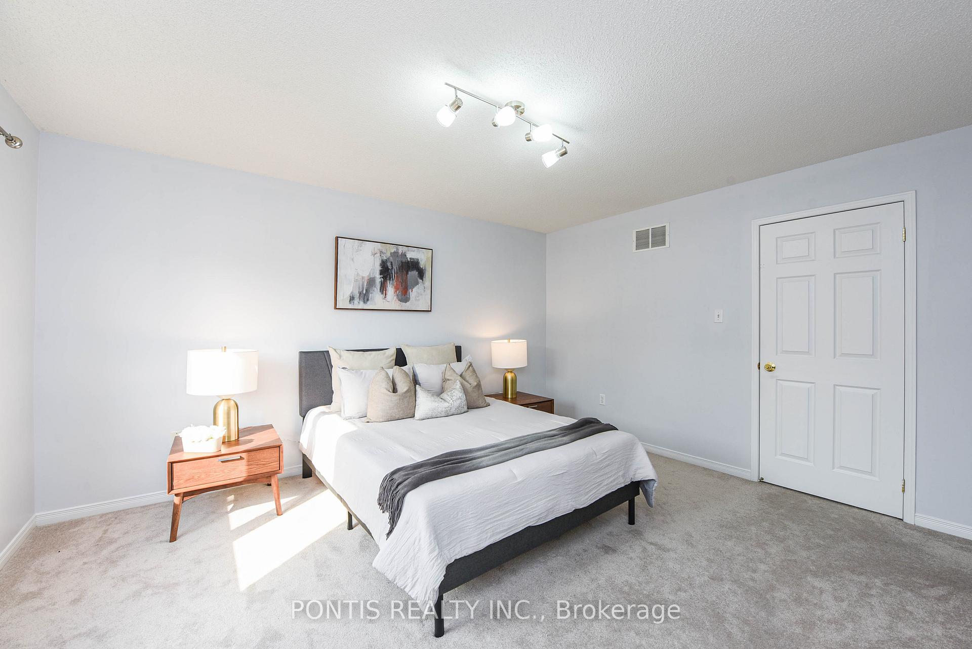 Photo 18 of 73 Rollingwood Drive, Brampton, Fletcher's Creek South — HOMEH