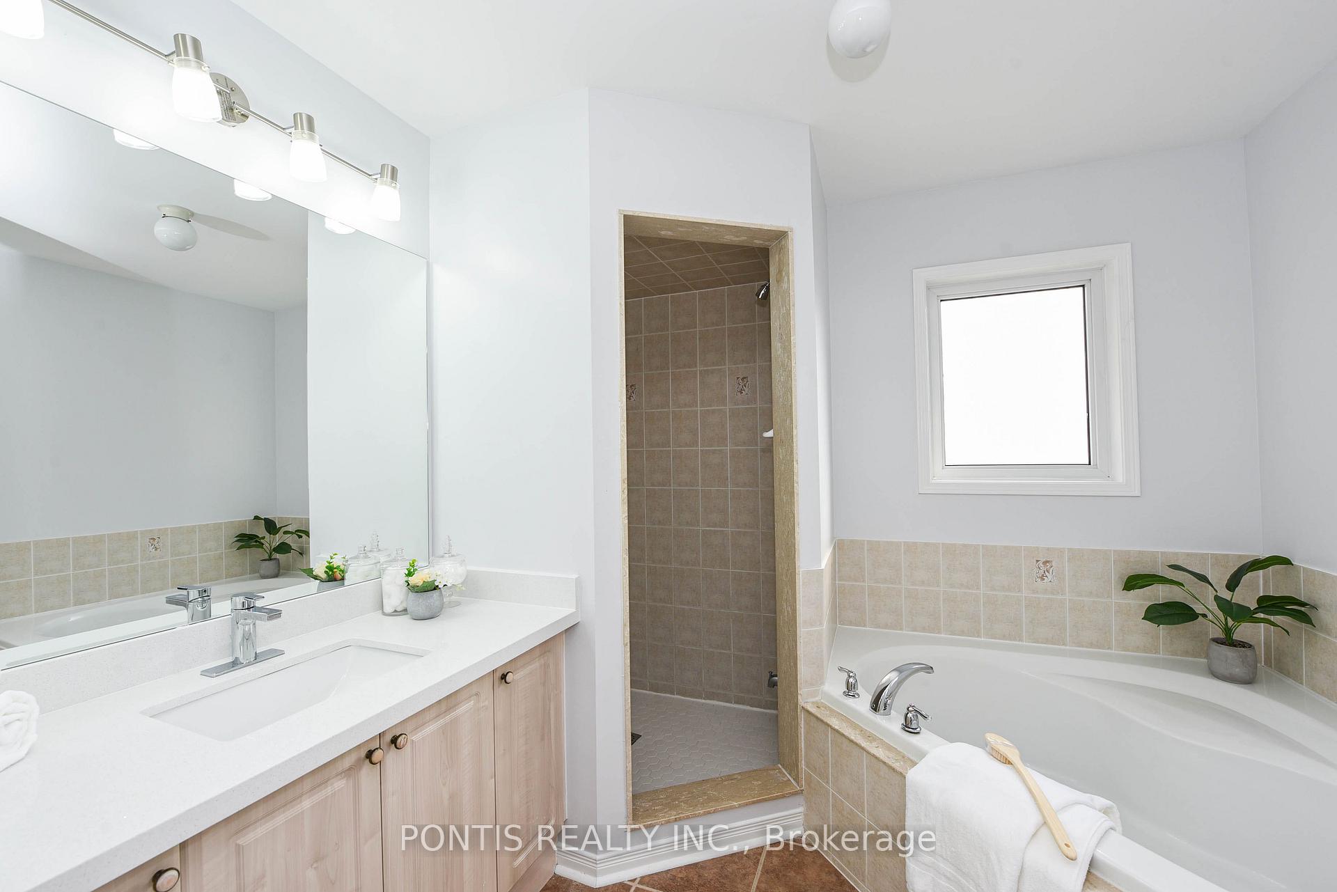 Photo 16 of 73 Rollingwood Drive, Brampton, Fletcher's Creek South — HOMEH