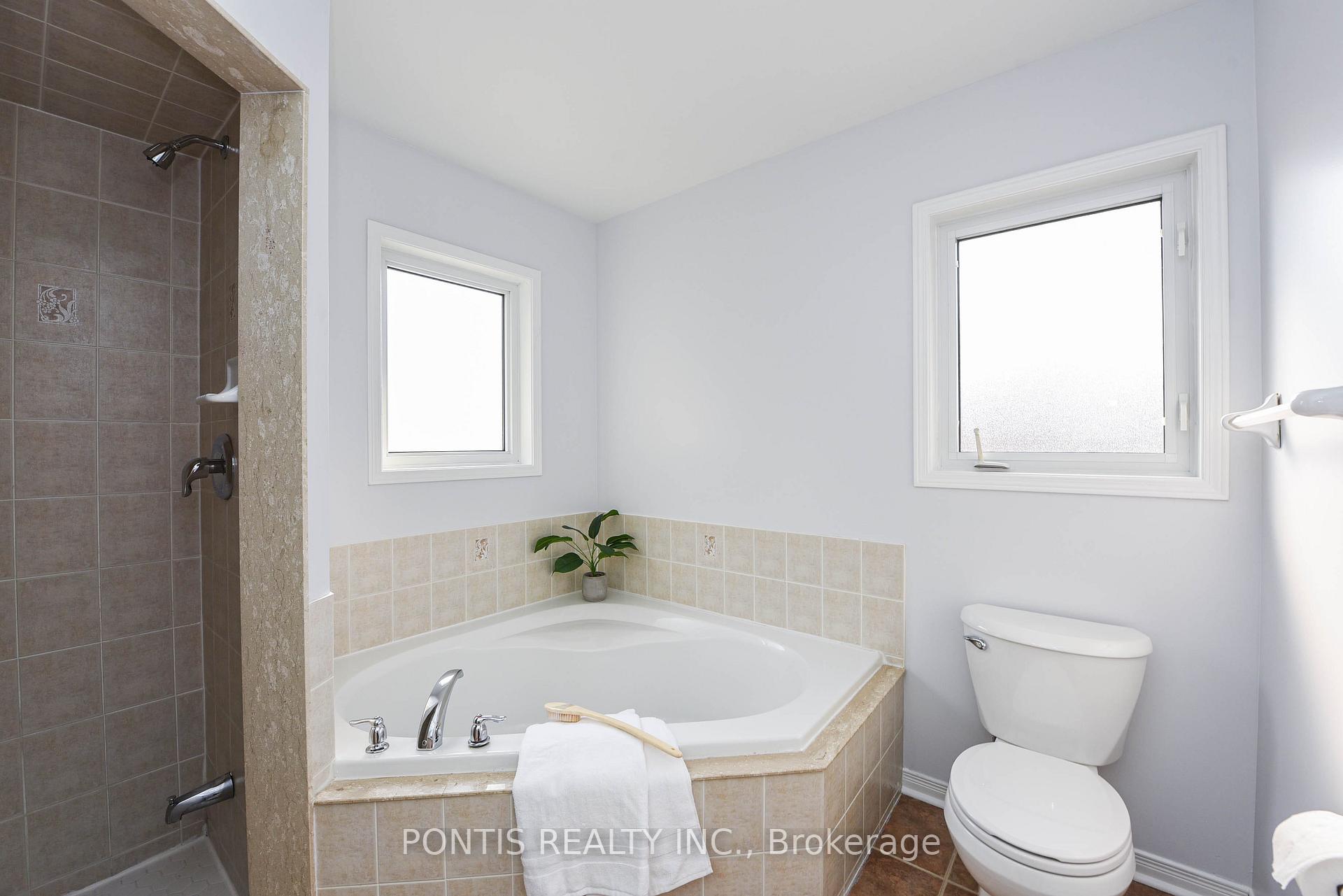 Photo 17 of 73 Rollingwood Drive, Brampton, Fletcher's Creek South — HOMEH