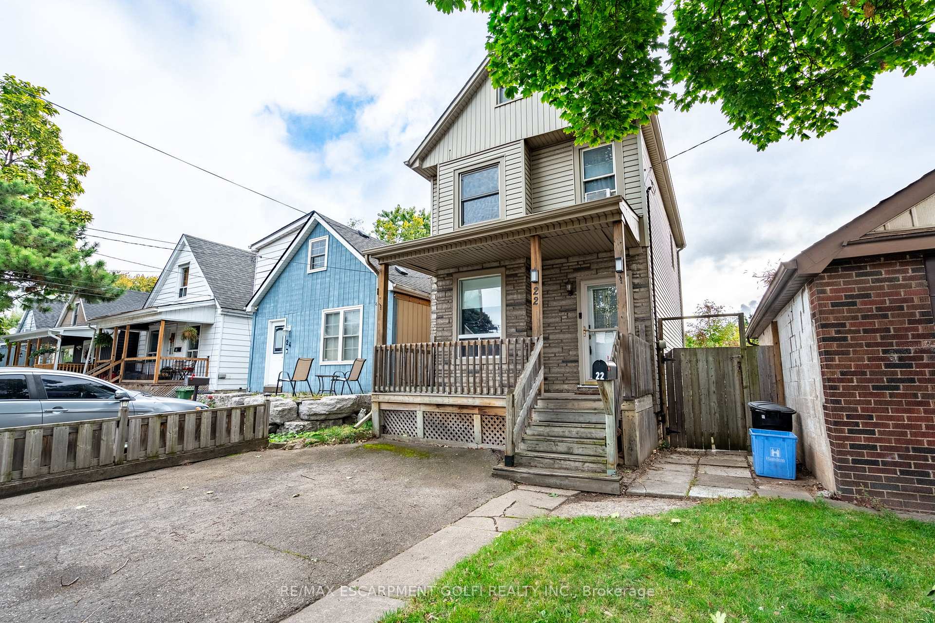 Photo 11 of 22 Bayfield Avenue, Hamilton, Crown Point — HOMEH