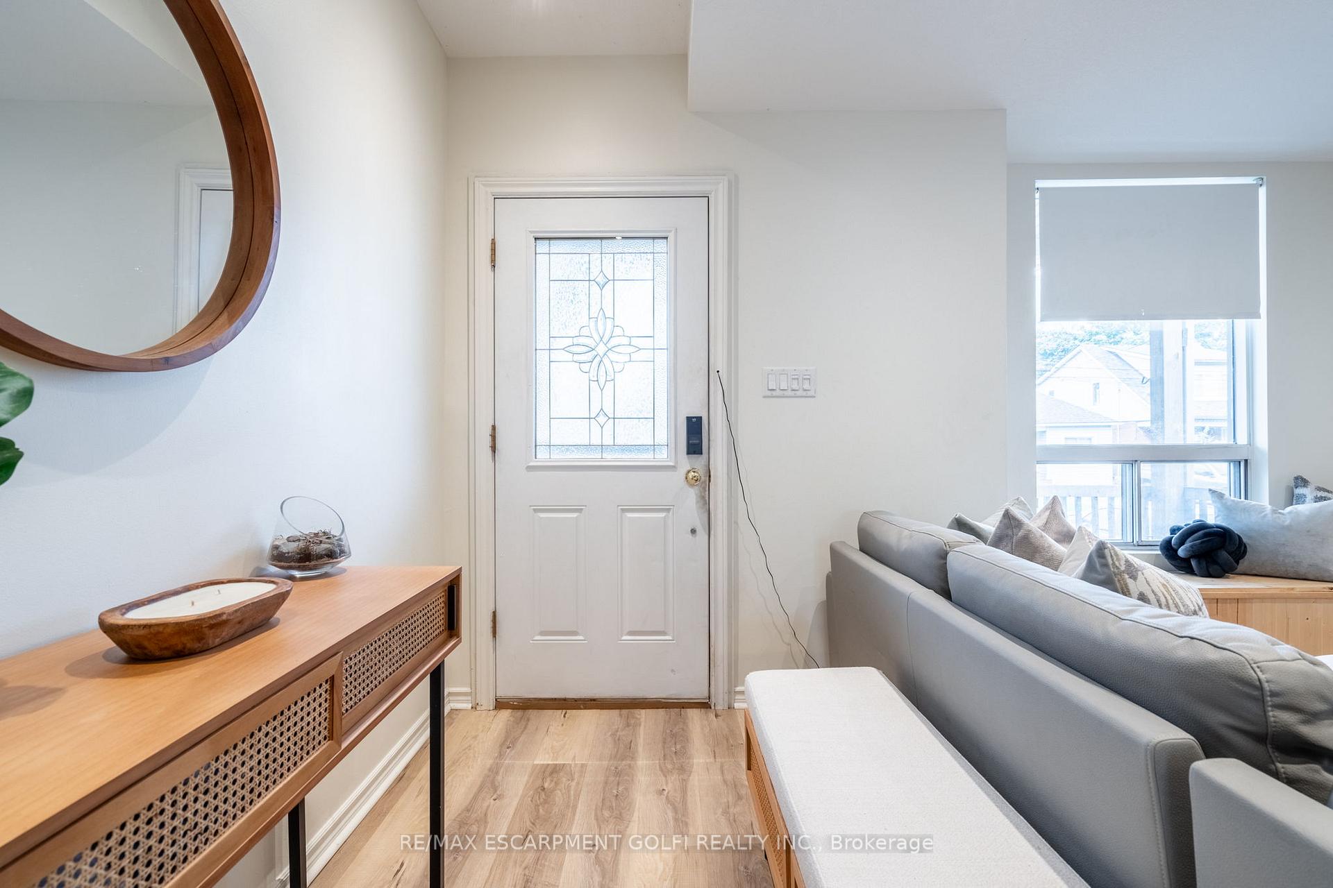 Photo 9 of 22 Bayfield Avenue, Hamilton, Crown Point — HOMEH