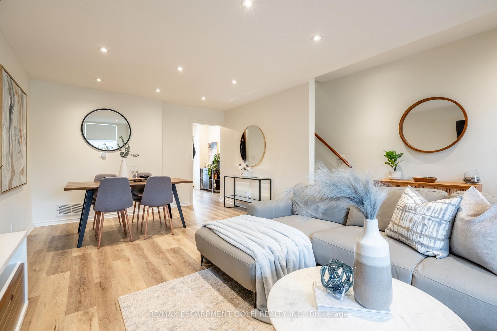 Photo 17 of 22 Bayfield Avenue, Hamilton, Crown Point — HOMEH