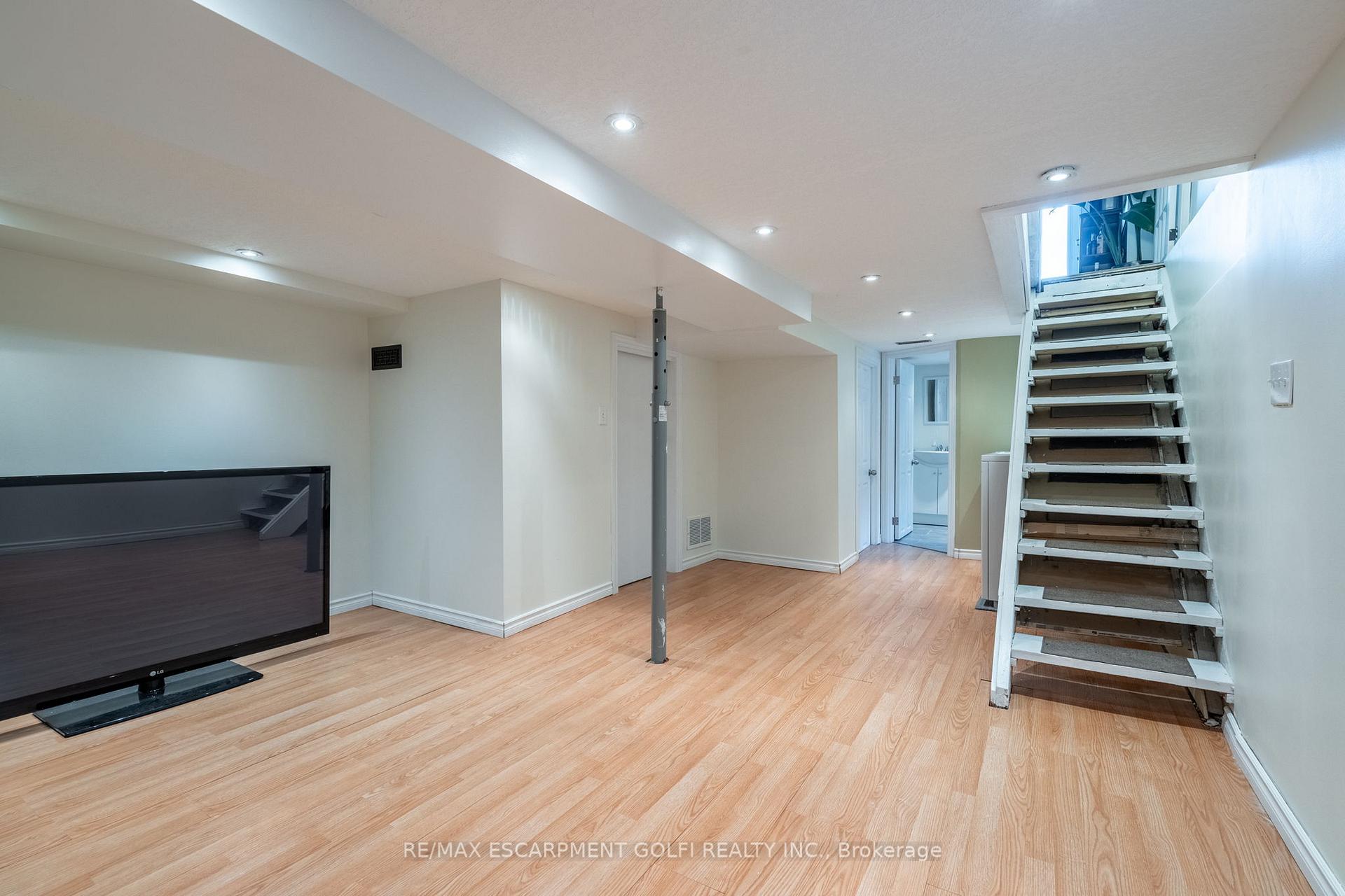 Photo 25 of 22 Bayfield Avenue, Hamilton, Crown Point — HOMEH