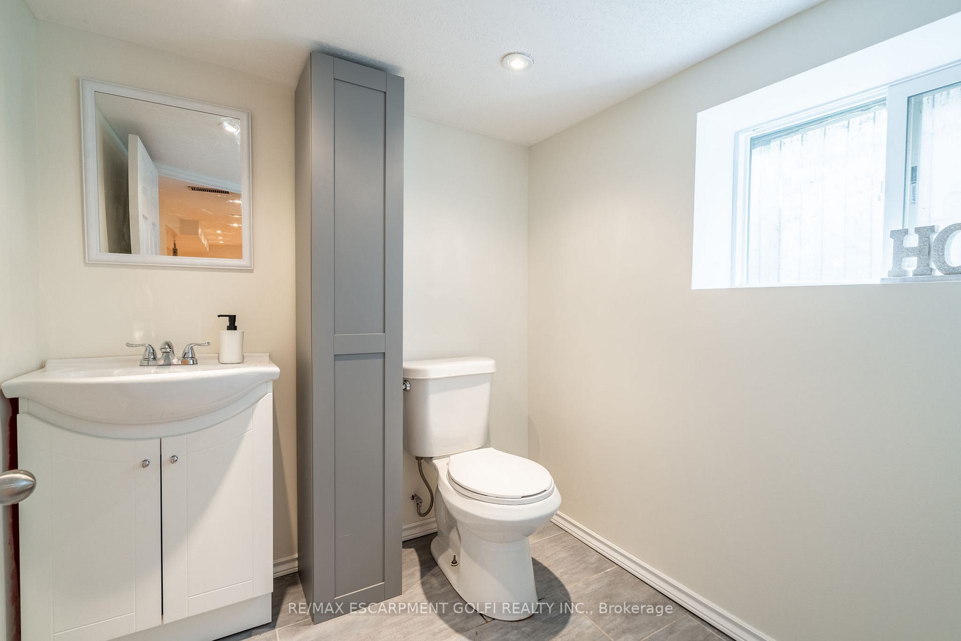 Photo 10 of 22 Bayfield Avenue, Hamilton, Crown Point — HOMEH