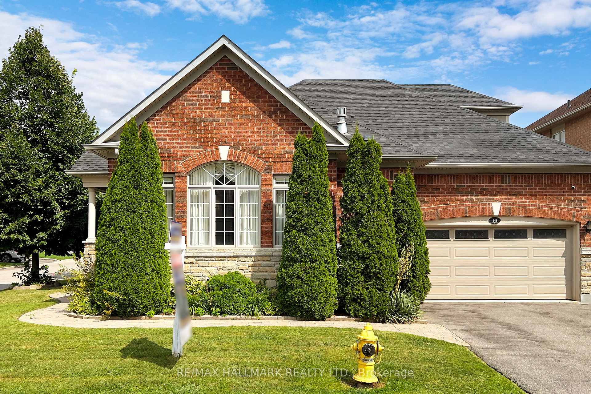 Photo 5 of 243 Via Campanile Road, Vaughan, Vellore Village — HOMEH