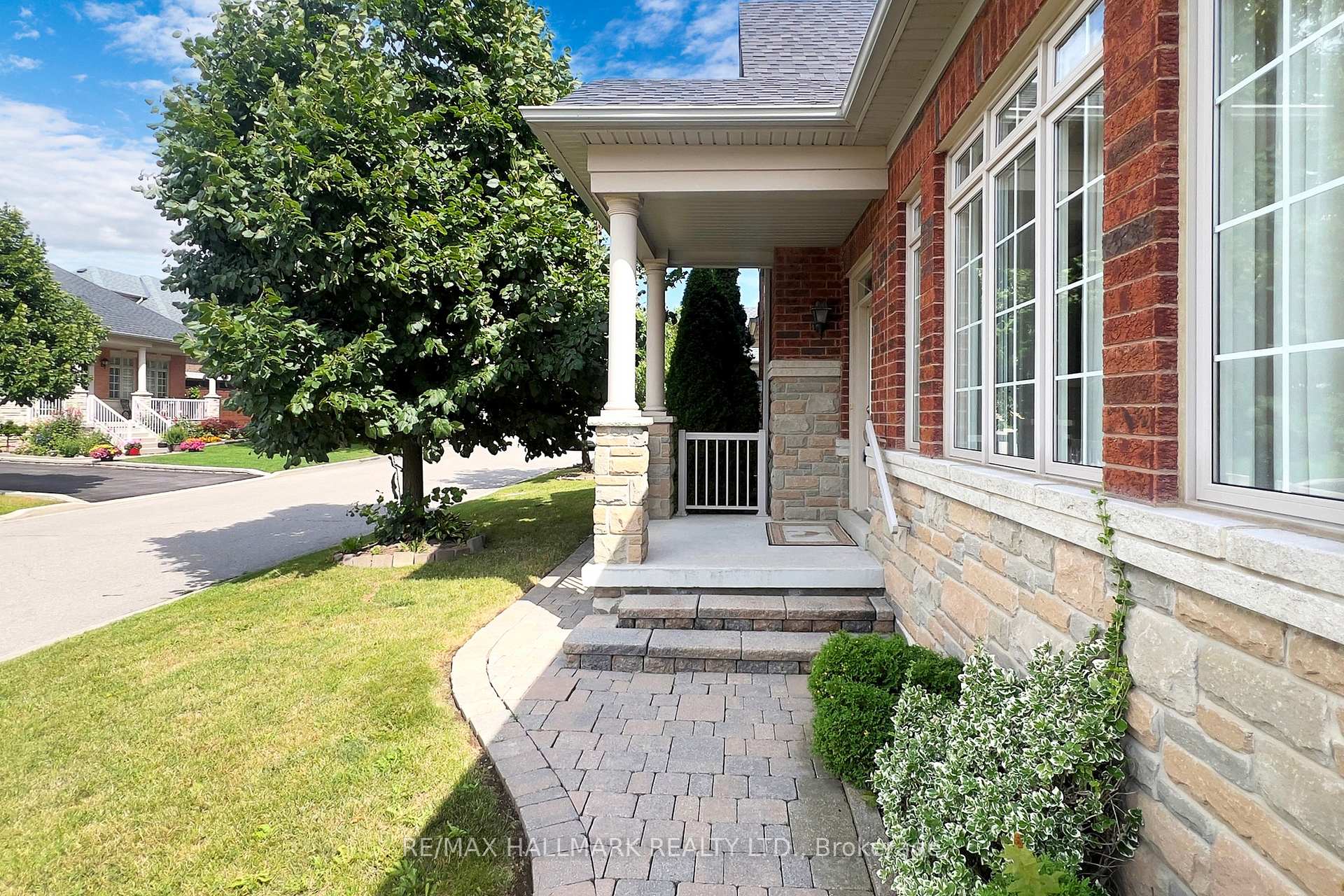 Photo 22 of 243 Via Campanile Road, Vaughan, Vellore Village — HOMEH