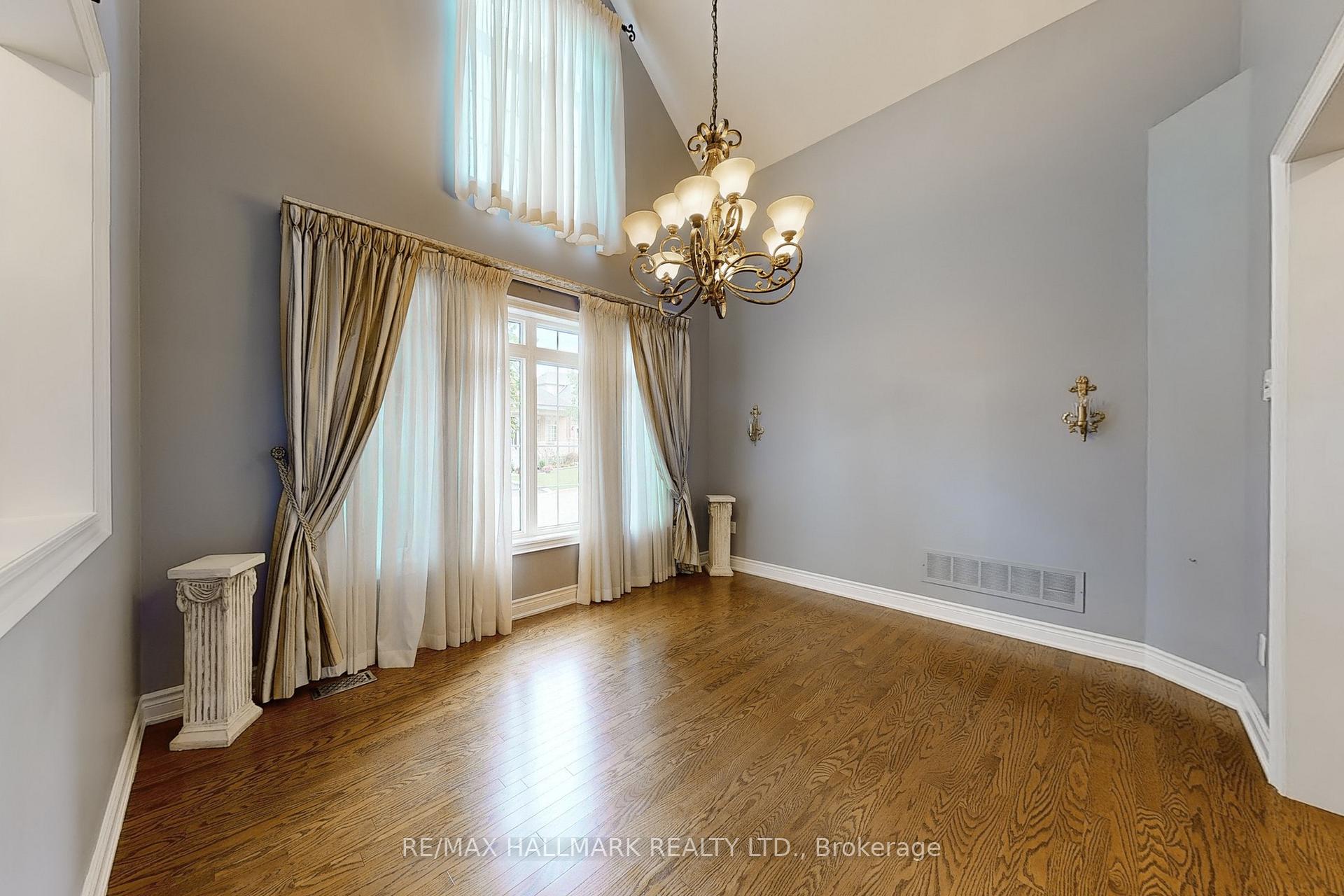 Photo 19 of 243 Via Campanile Road, Vaughan, Vellore Village — HOMEH