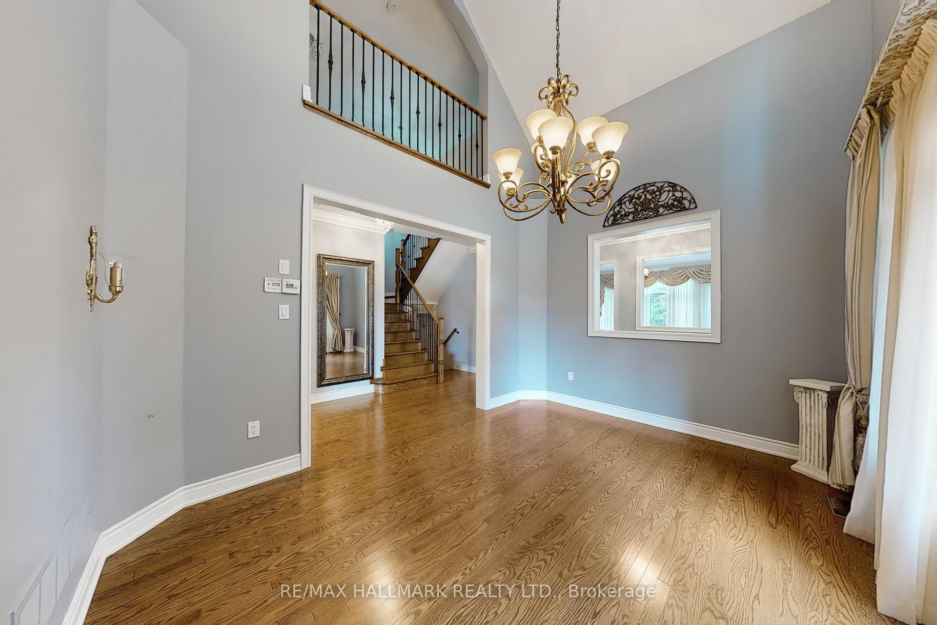 Photo 11 of 243 Via Campanile Road, Vaughan, Vellore Village — HOMEH
