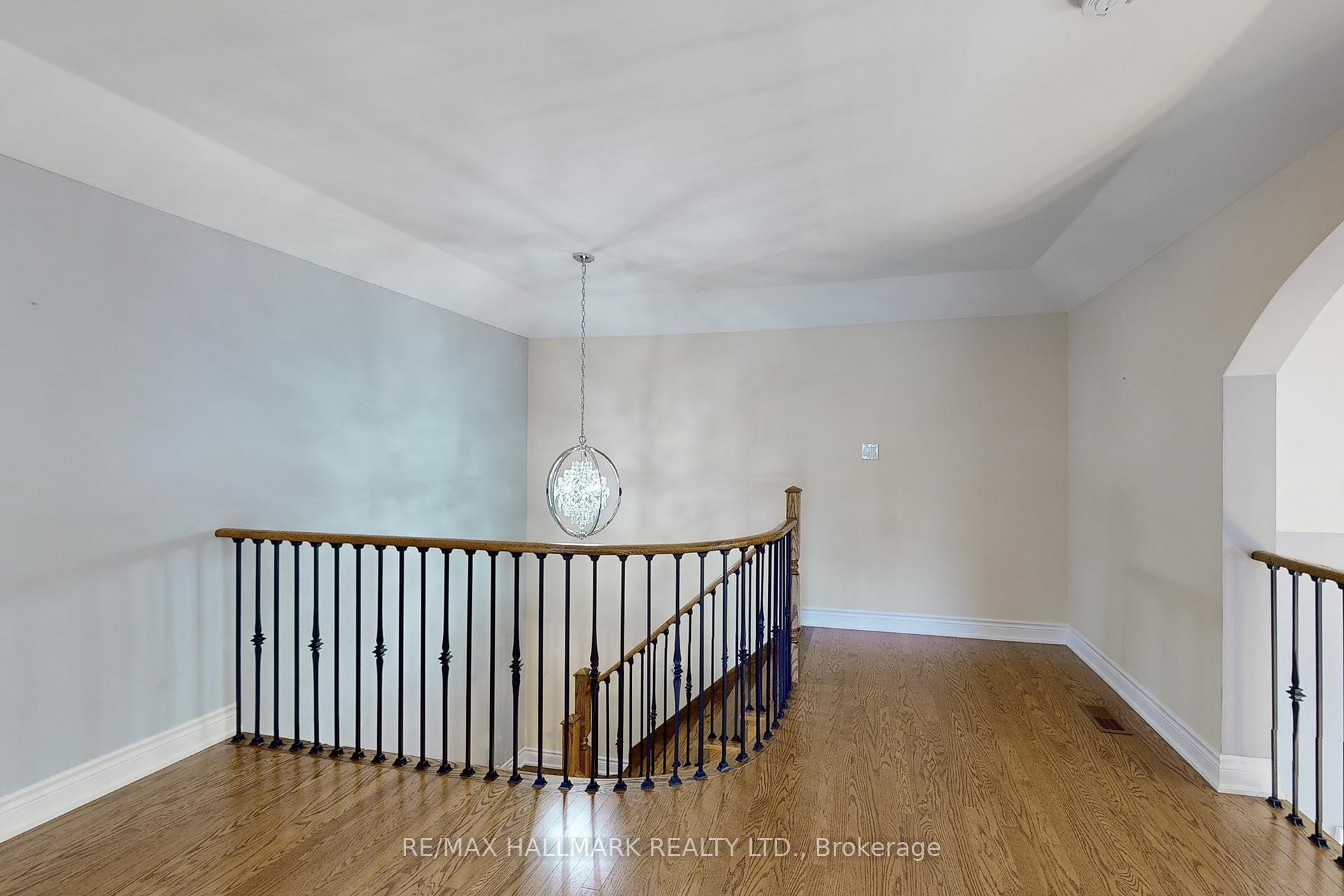 Photo 13 of 243 Via Campanile Road, Vaughan, Vellore Village — HOMEH