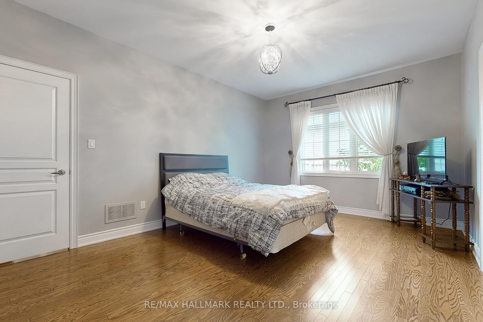 Photo 37 of 243 Via Campanile Road, Vaughan, Vellore Village — HOMEH