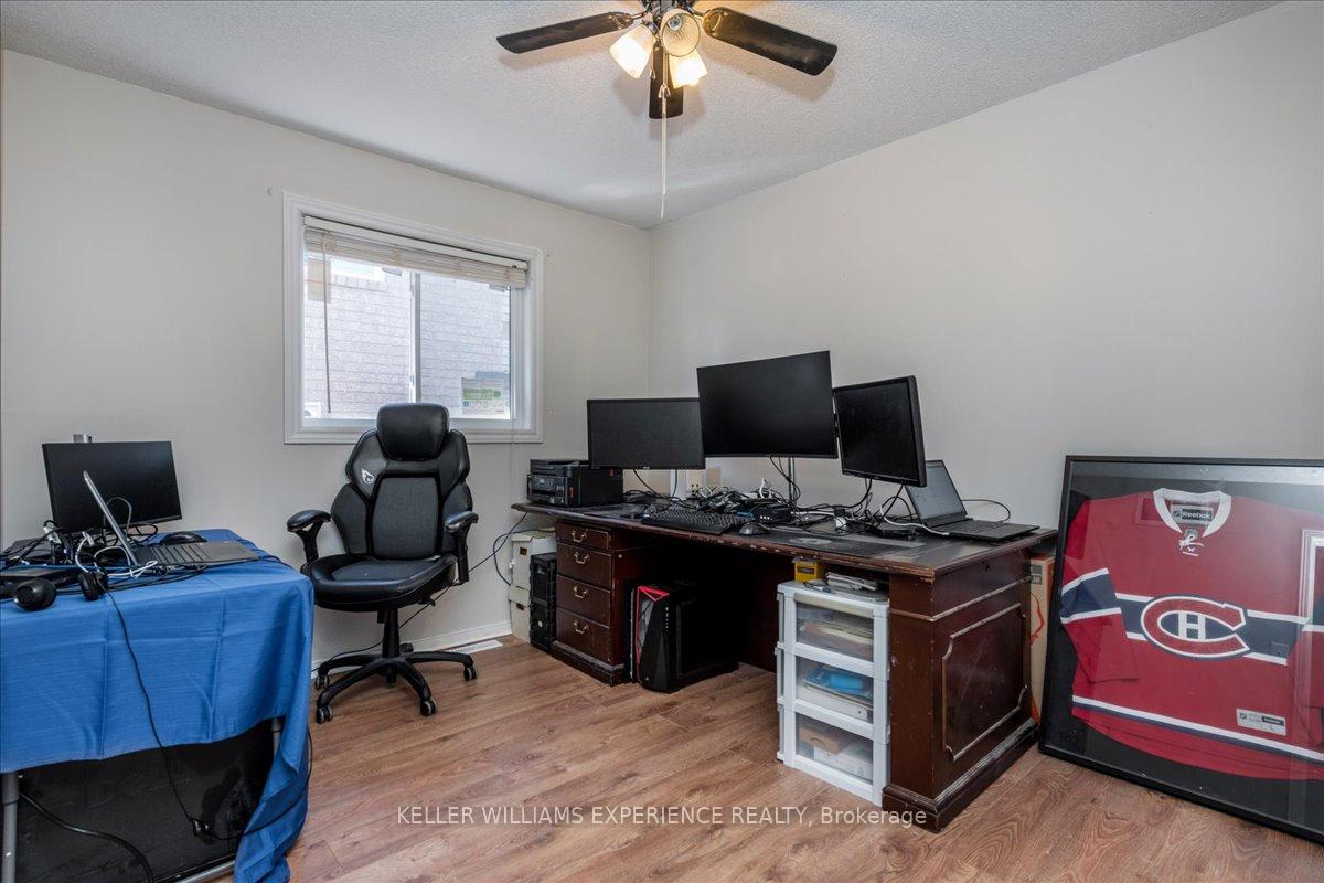 Photo 7 of 32 Majesty Boulevard, Barrie, Innis-Shore — HOMEH