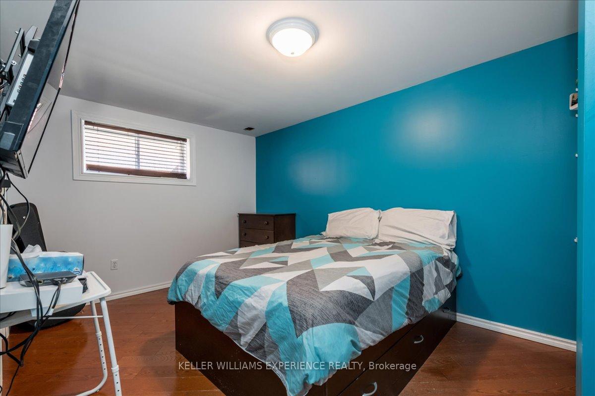 Photo 10 of 32 Majesty Boulevard, Barrie, Innis-Shore — HOMEH
