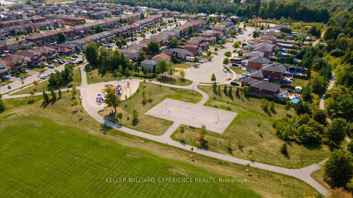 Photo 32 of 32 Majesty Boulevard, Barrie, Innis-Shore — HOMEH