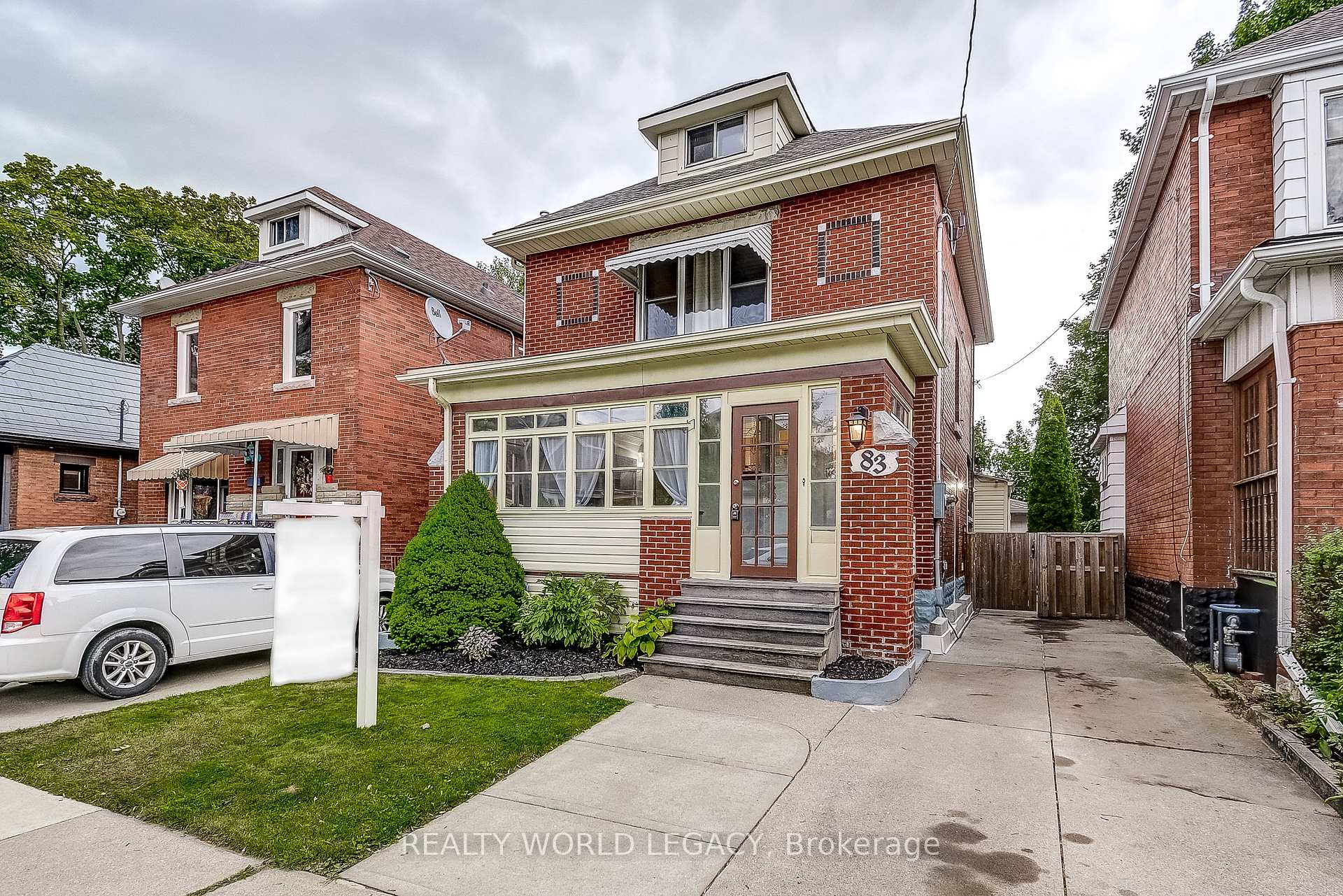 Photo 1 of 83 Graham Avenue S, Hamilton, Delta — HOMEH