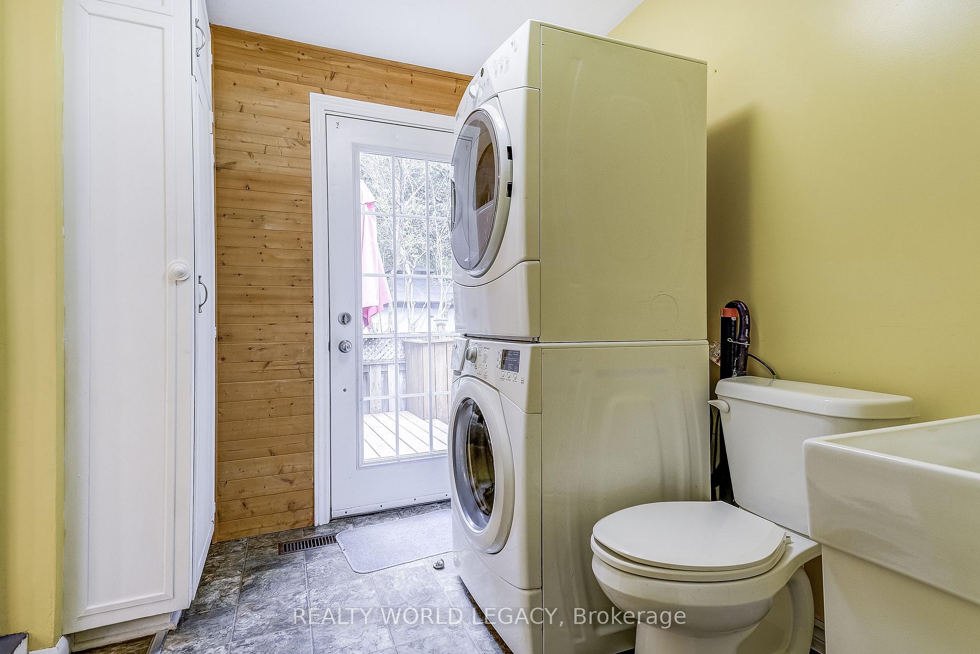 Photo 7 of 83 Graham Avenue S, Hamilton, Delta — HOMEH