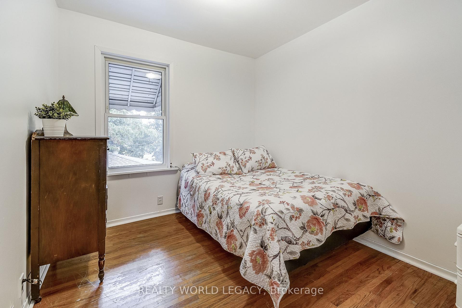 Photo 17 of 83 Graham Avenue S, Hamilton, Delta — HOMEH
