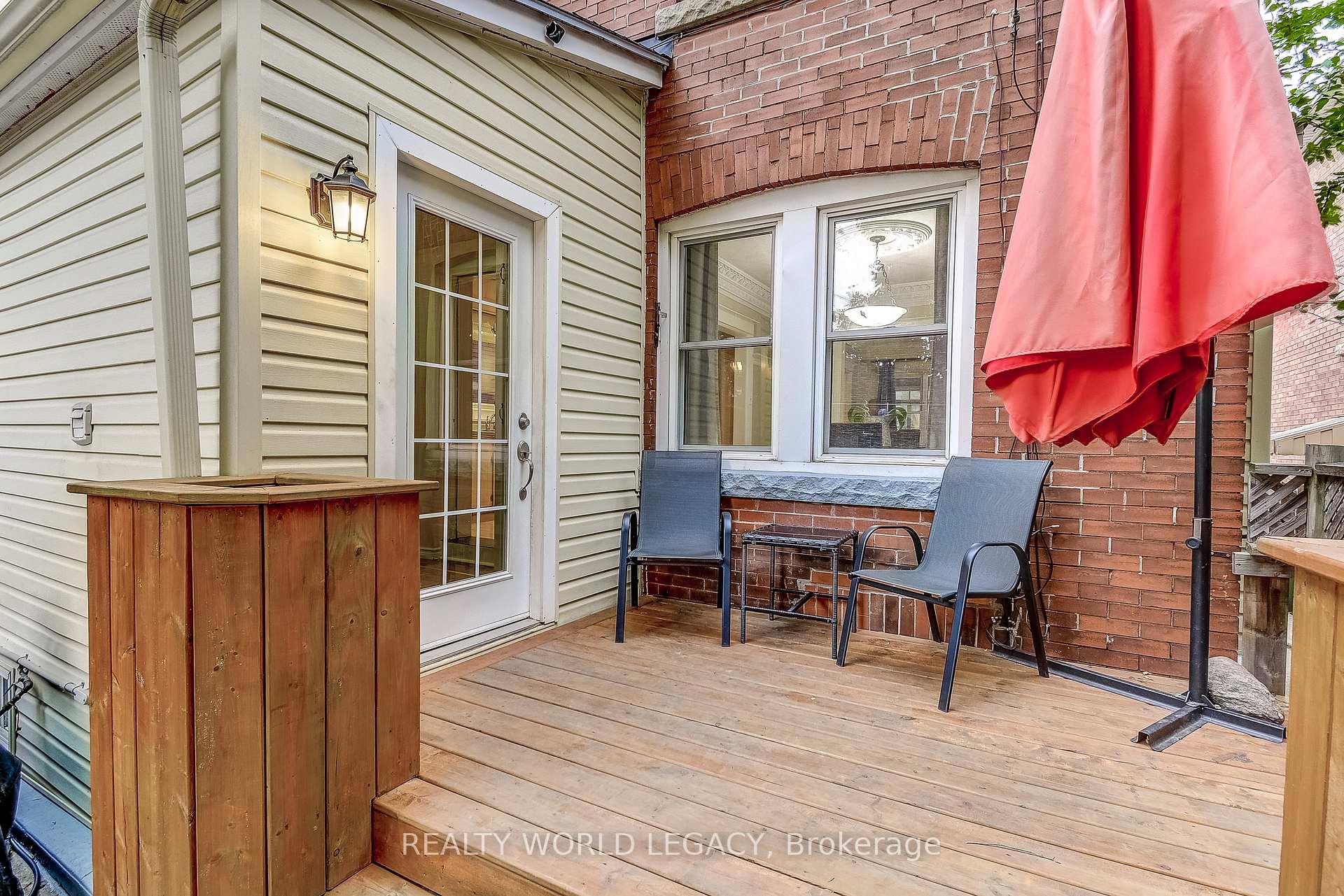 Photo 25 of 83 Graham Avenue S, Hamilton, Delta — HOMEH