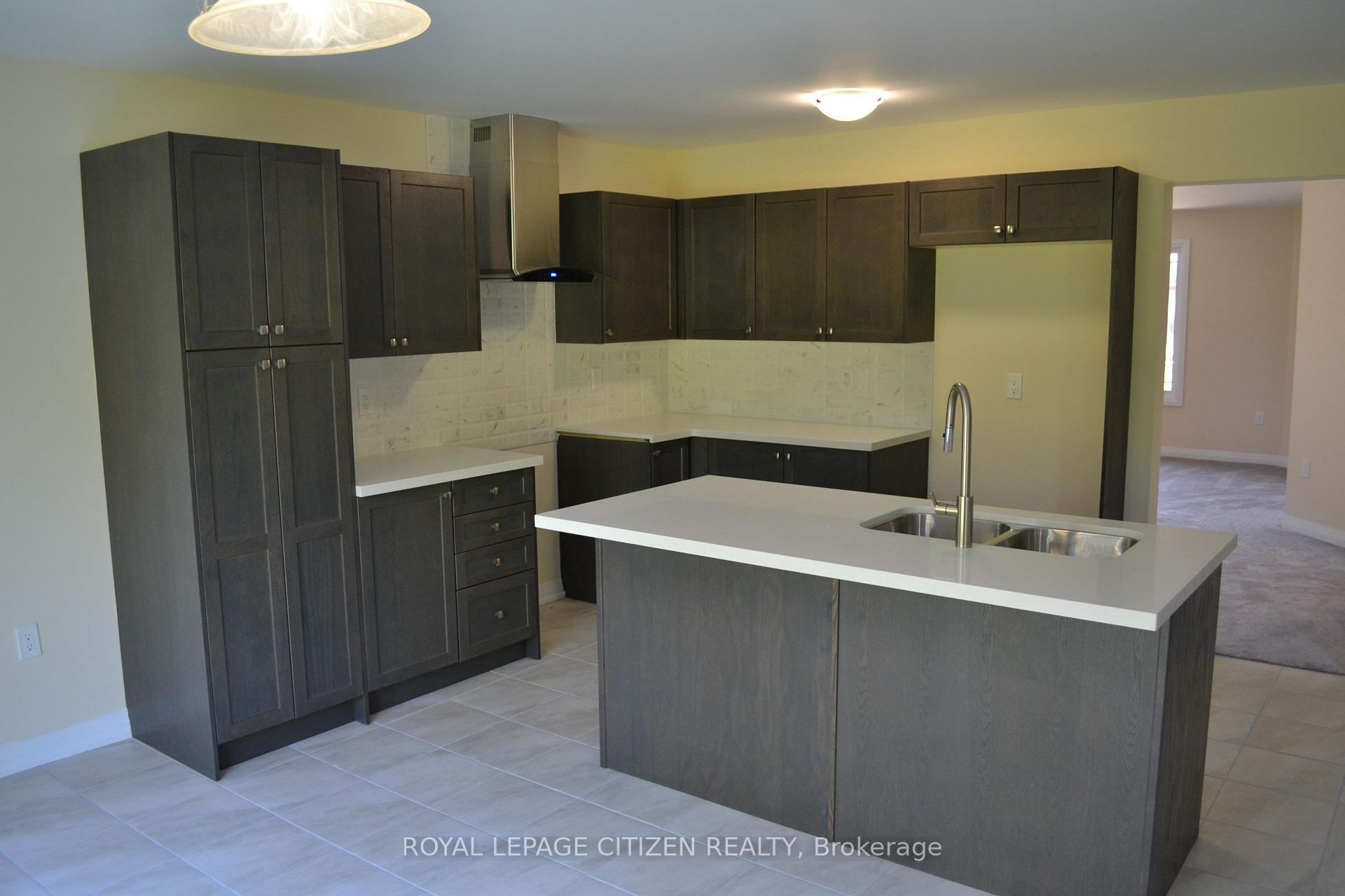 Photo 3 of 30 Revol Road, Penetanguishene — HOMEH