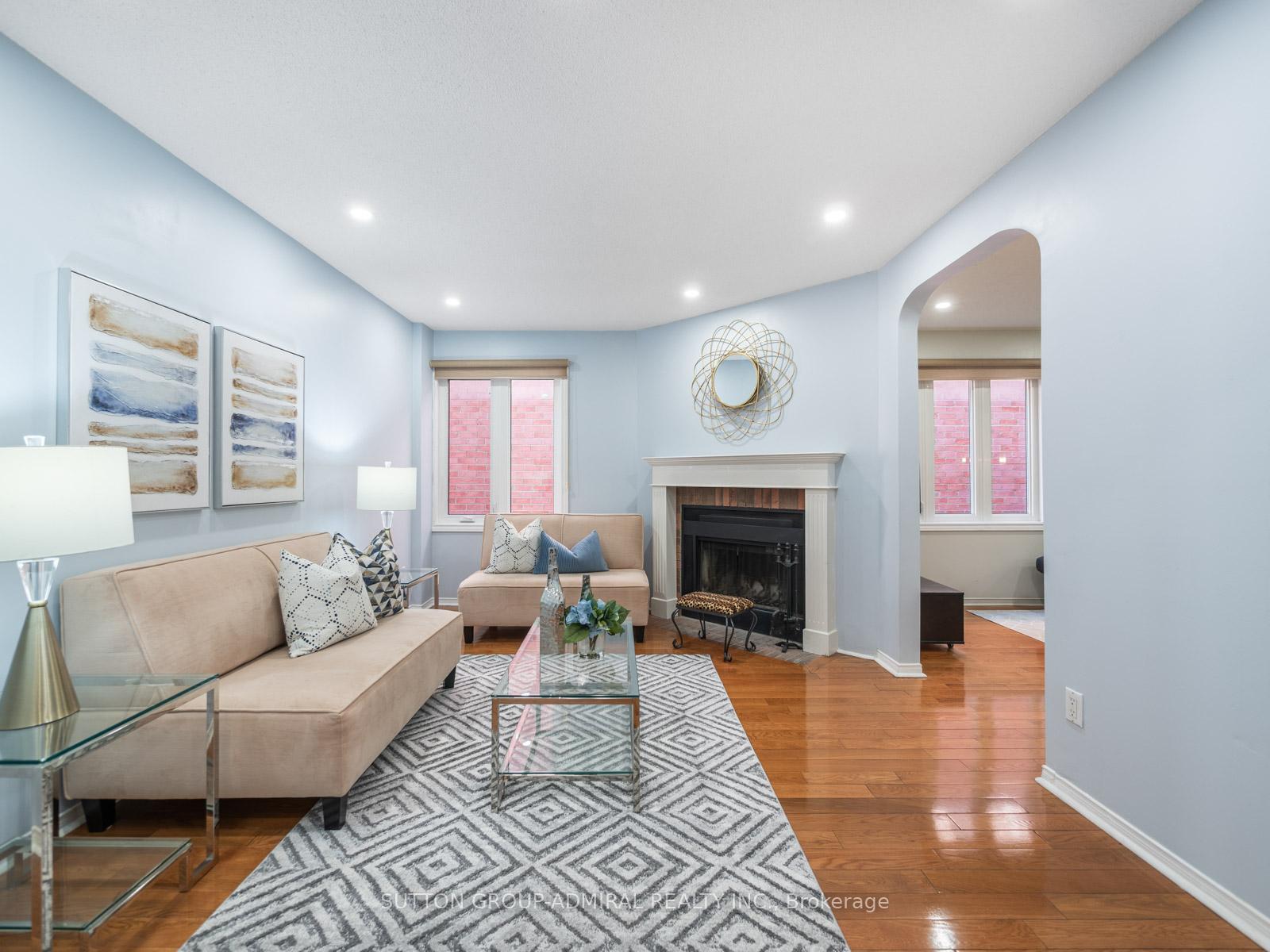 Photo 2 of 66 Westhampton Drive, Vaughan, Brownridge — HOMEH