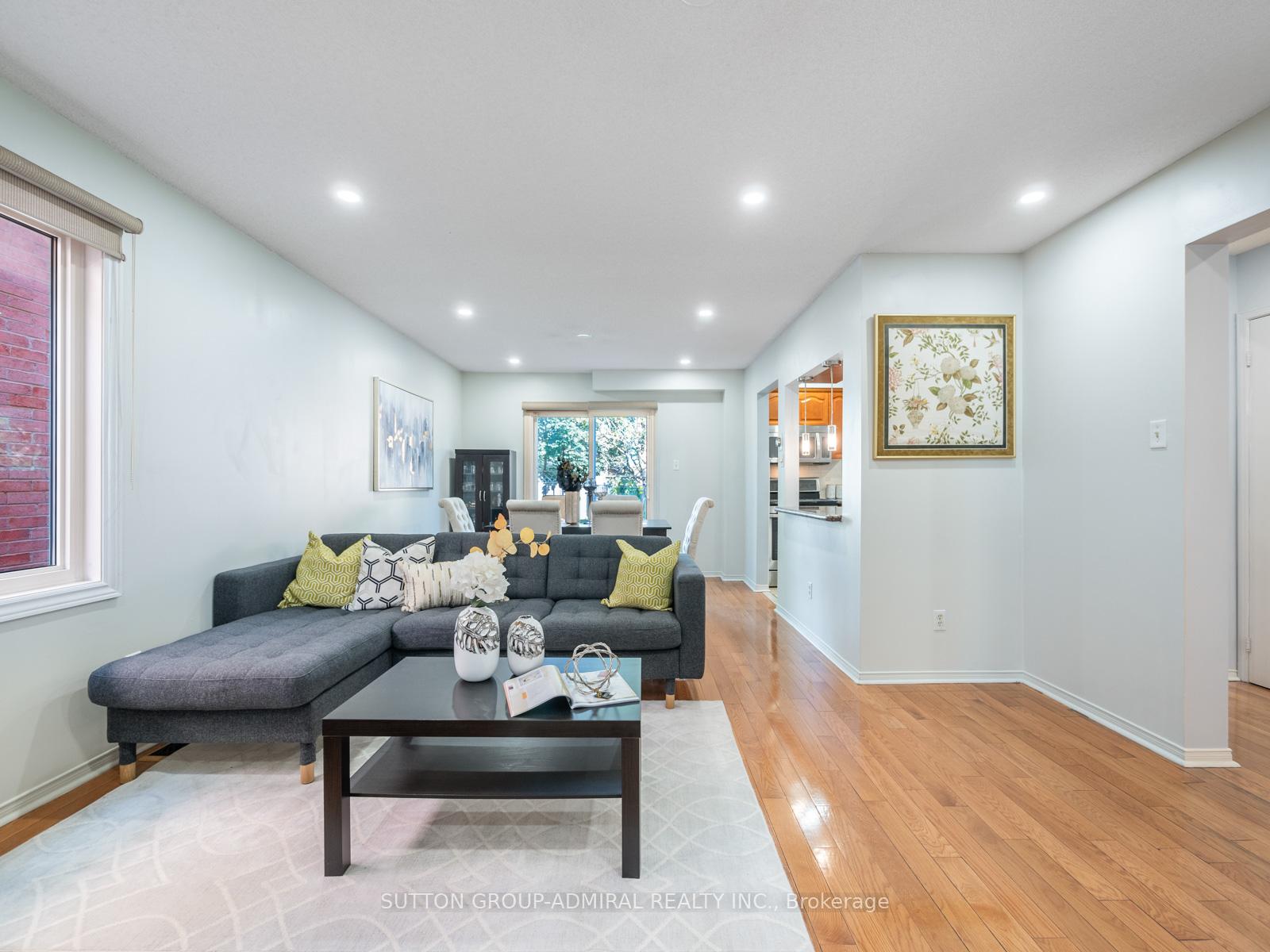 Photo 7 of 66 Westhampton Drive, Vaughan, Brownridge — HOMEH