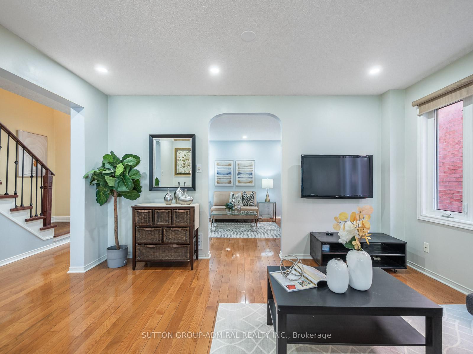 Photo 10 of 66 Westhampton Drive, Vaughan, Brownridge — HOMEH