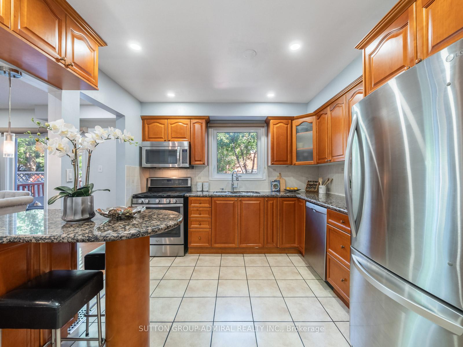 Photo 6 of 66 Westhampton Drive, Vaughan, Brownridge — HOMEH