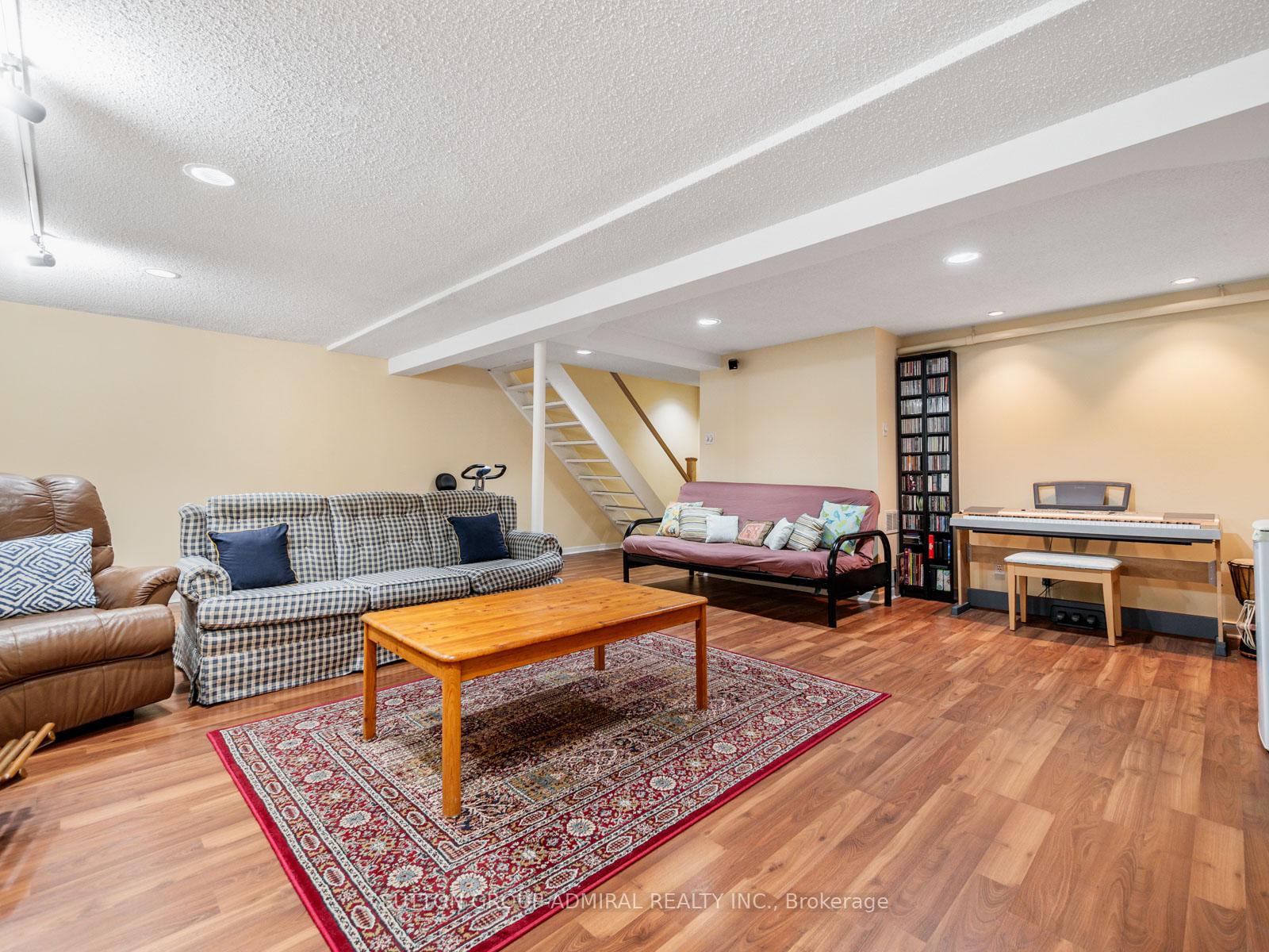Photo 28 of 66 Westhampton Drive, Vaughan, Brownridge — HOMEH