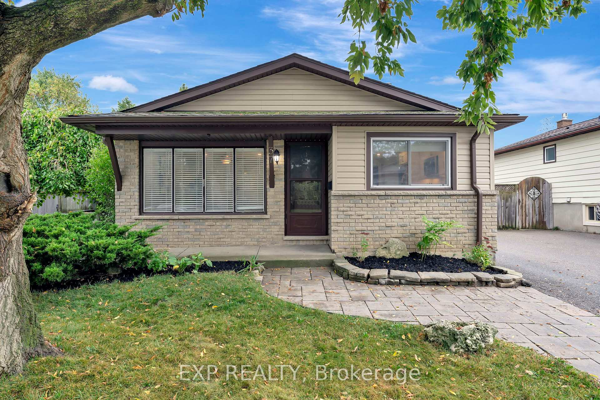 Photo 1 of 37 Broken Oak Crescent, Kitchener — HOMEH