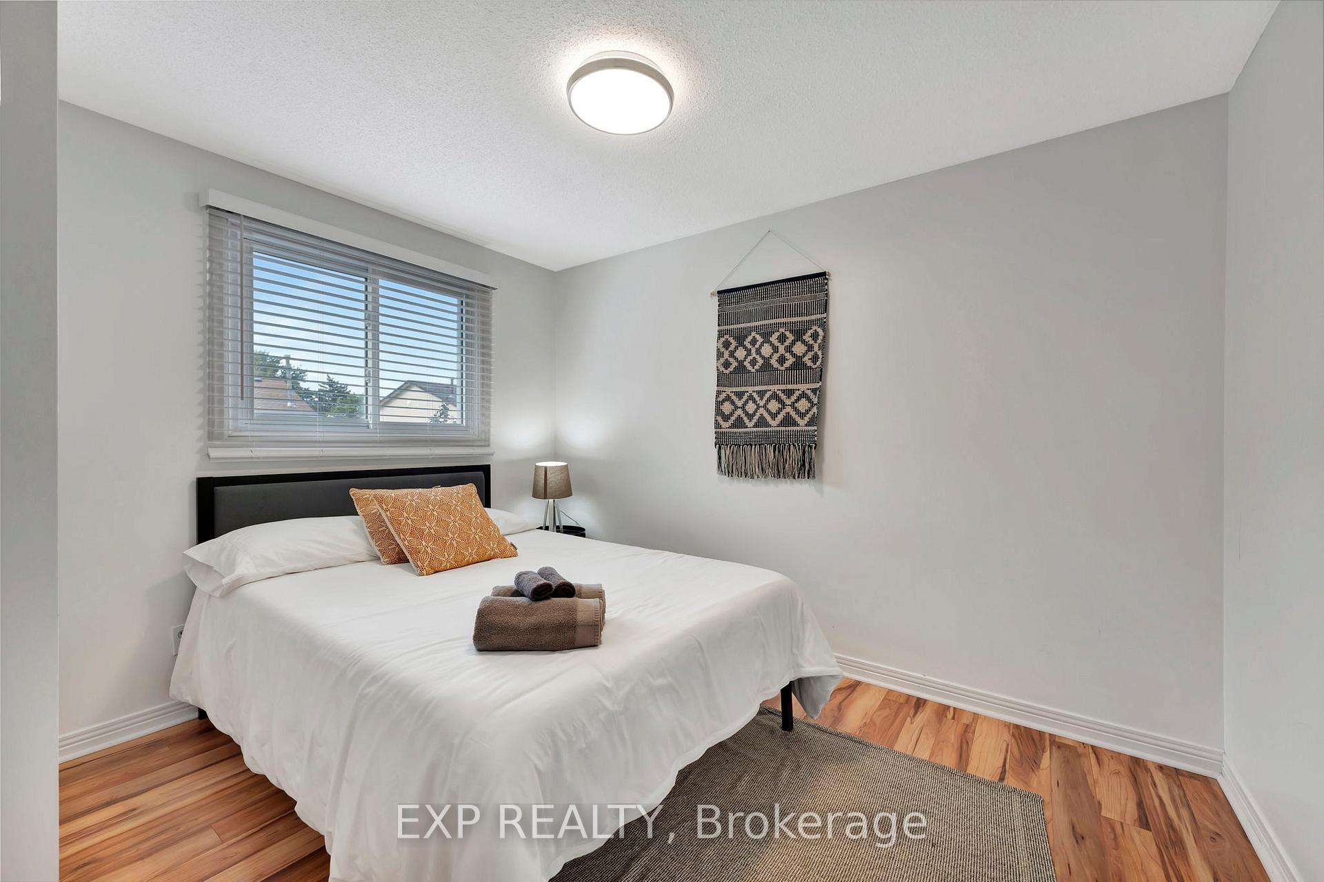 Photo 9 of 37 Broken Oak Crescent, Kitchener — HOMEH