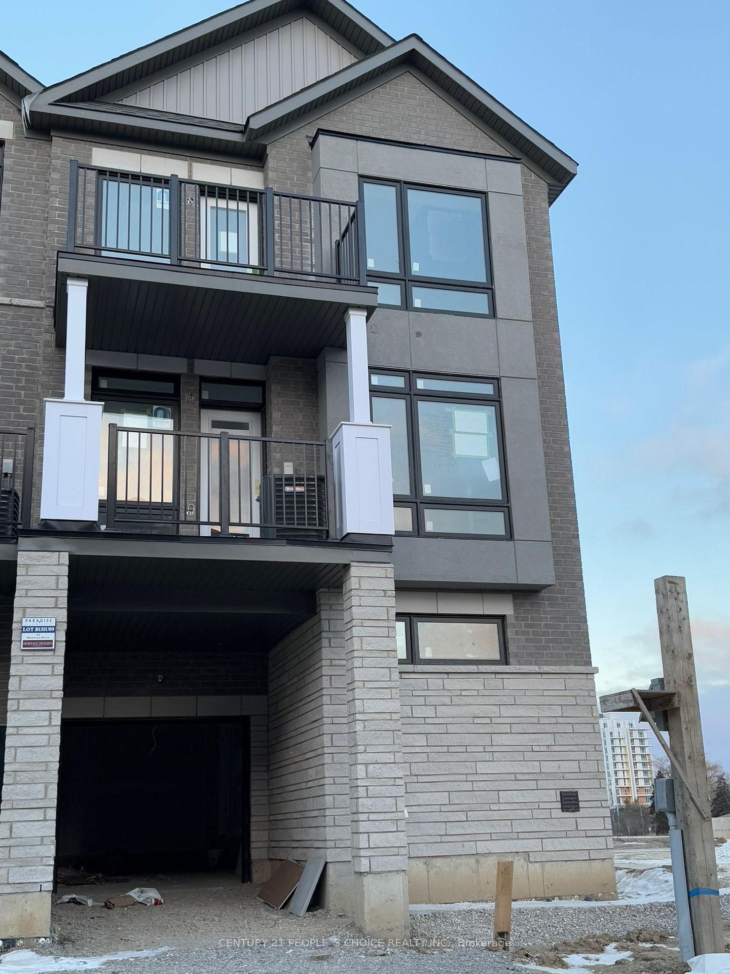 Photo 3 of 10 Nelles Way, Brampton, Northwest Brampton — HOMEH