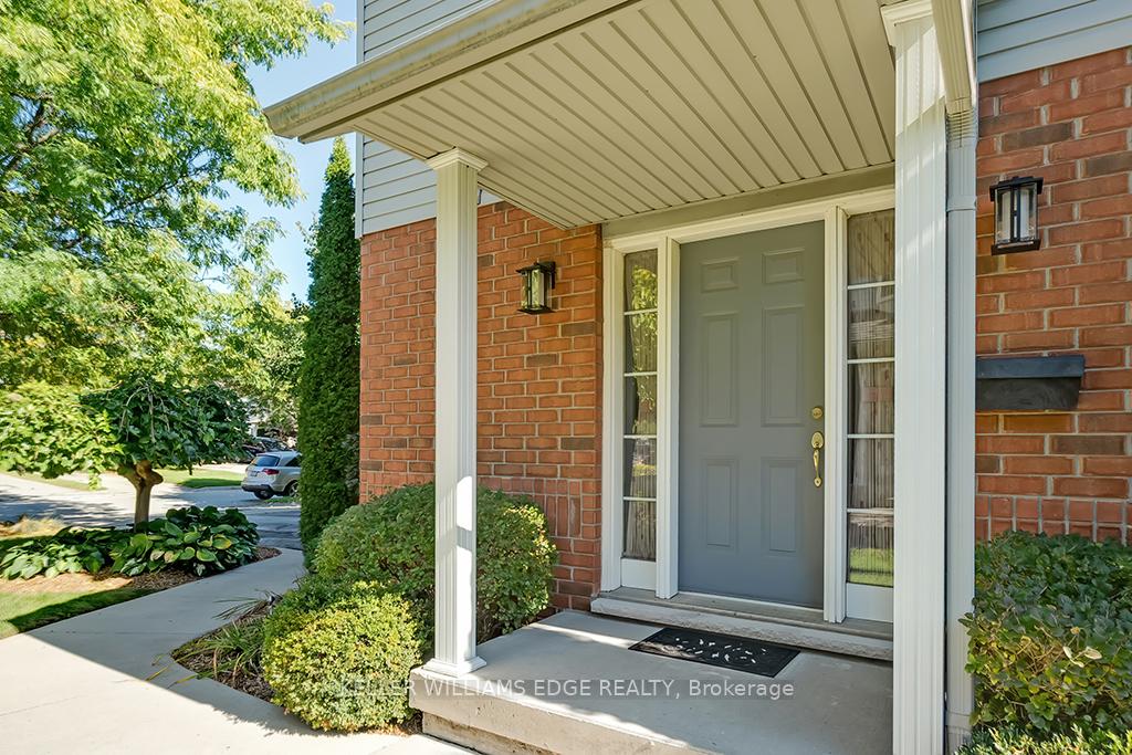 Photo 3 of 60 Valridge Drive, Hamilton, Ancaster — HOMEH