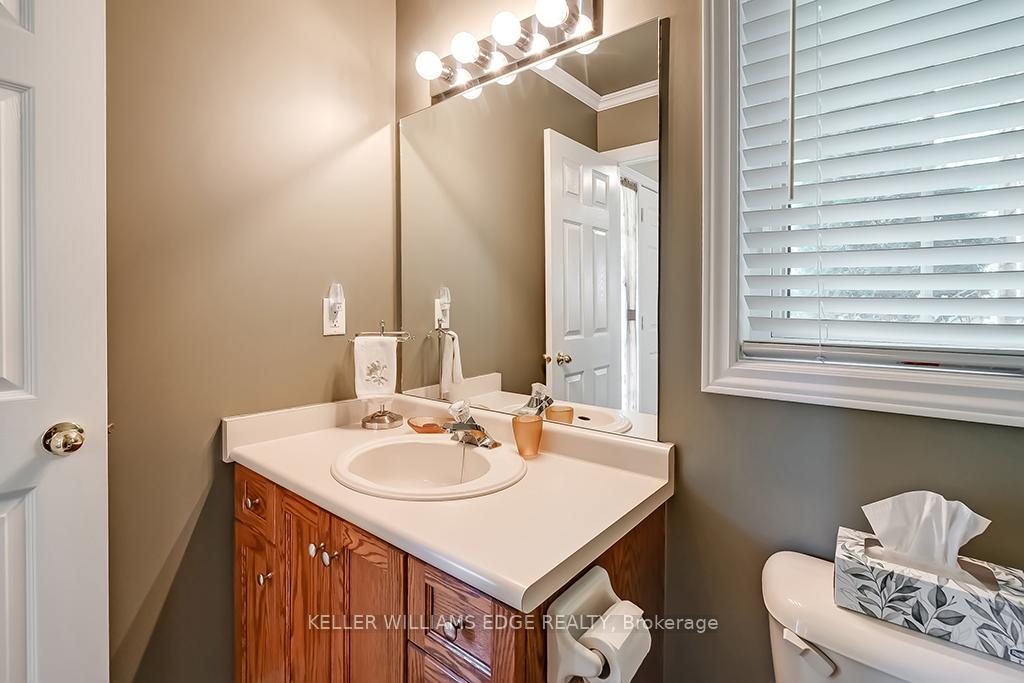 Photo 6 of 60 Valridge Drive, Hamilton, Ancaster — HOMEH