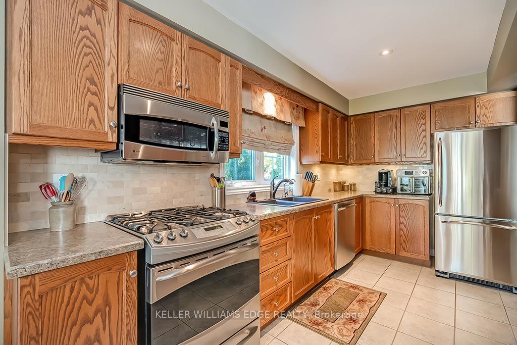 Photo 30 of 60 Valridge Drive, Hamilton, Ancaster — HOMEH
