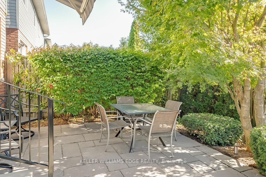 Photo 11 of 60 Valridge Drive, Hamilton, Ancaster — HOMEH