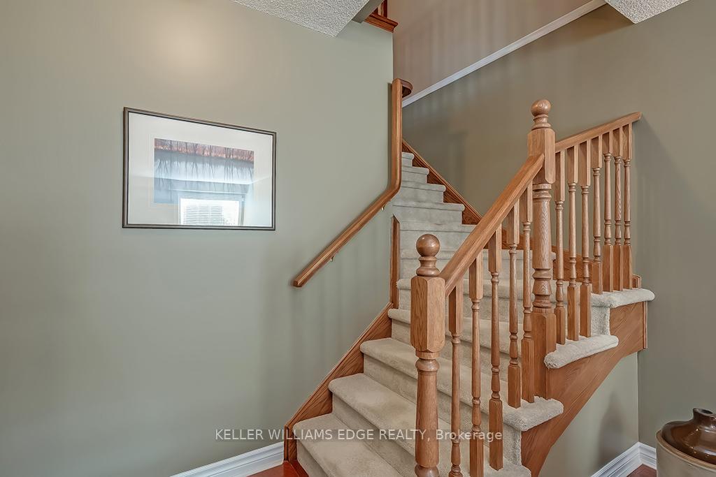 Photo 18 of 60 Valridge Drive, Hamilton, Ancaster — HOMEH