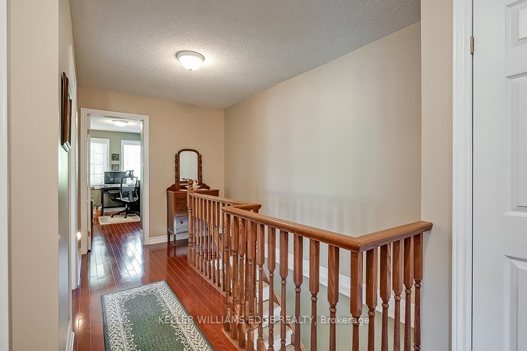 Photo 34 of 60 Valridge Drive, Hamilton, Ancaster — HOMEH