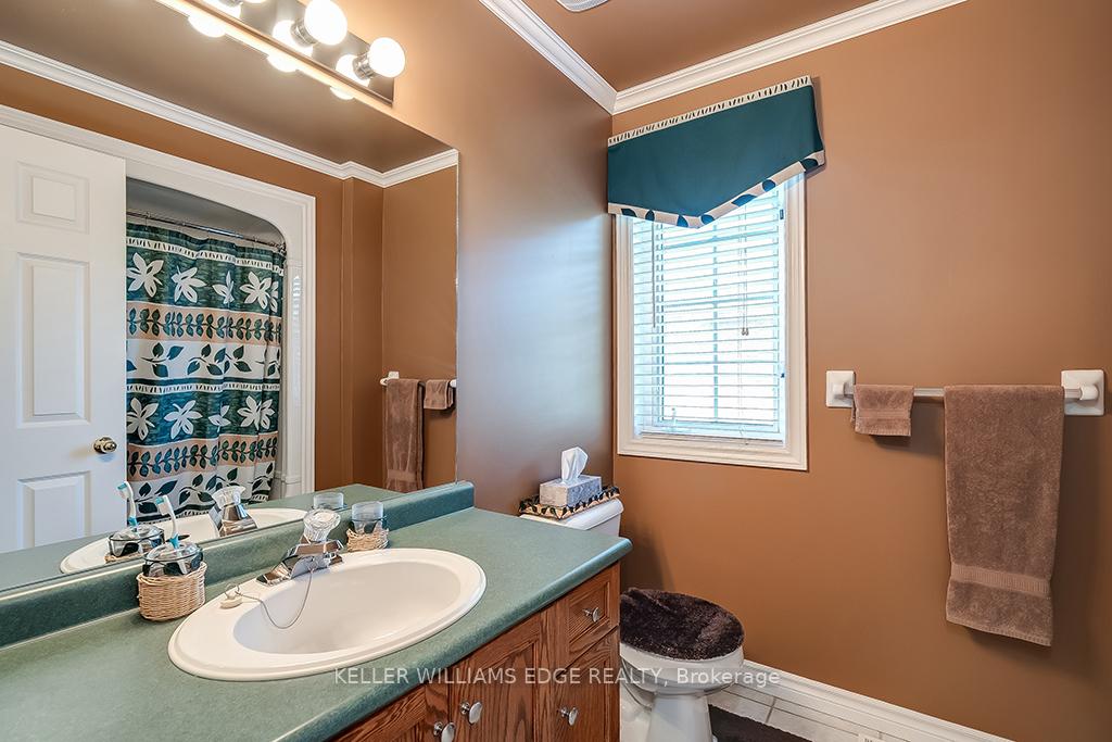 Photo 35 of 60 Valridge Drive, Hamilton, Ancaster — HOMEH