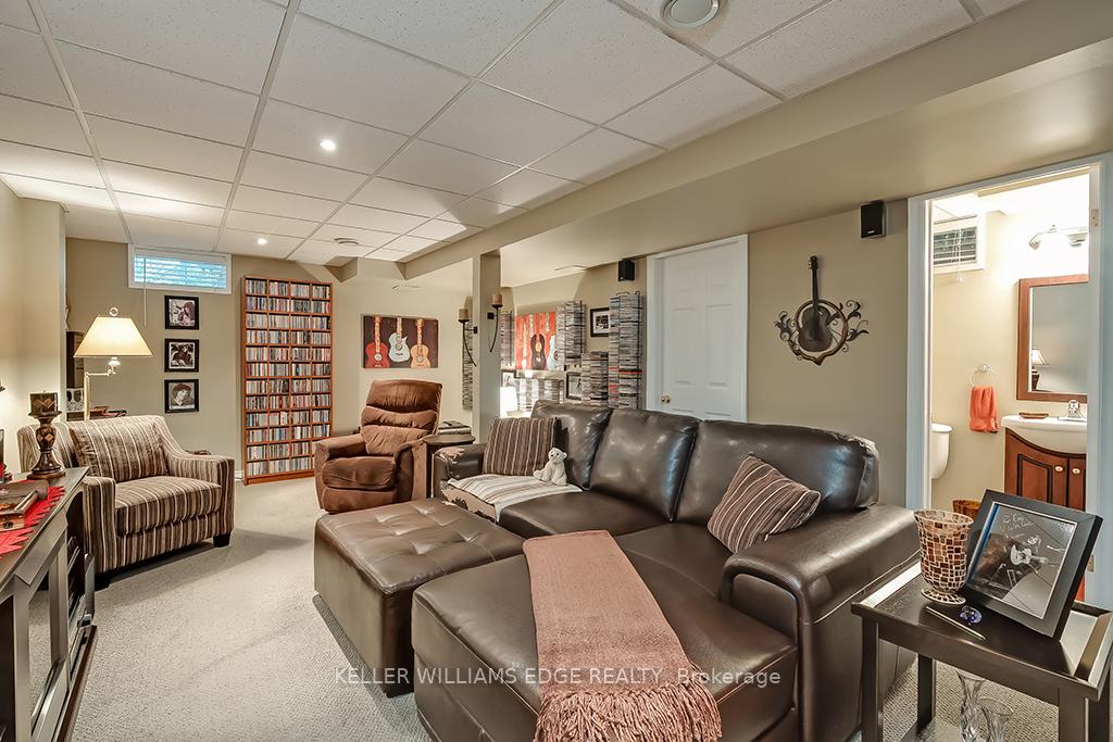 Photo 31 of 60 Valridge Drive, Hamilton, Ancaster — HOMEH