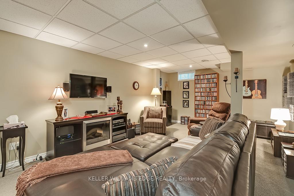 Photo 37 of 60 Valridge Drive, Hamilton, Ancaster — HOMEH