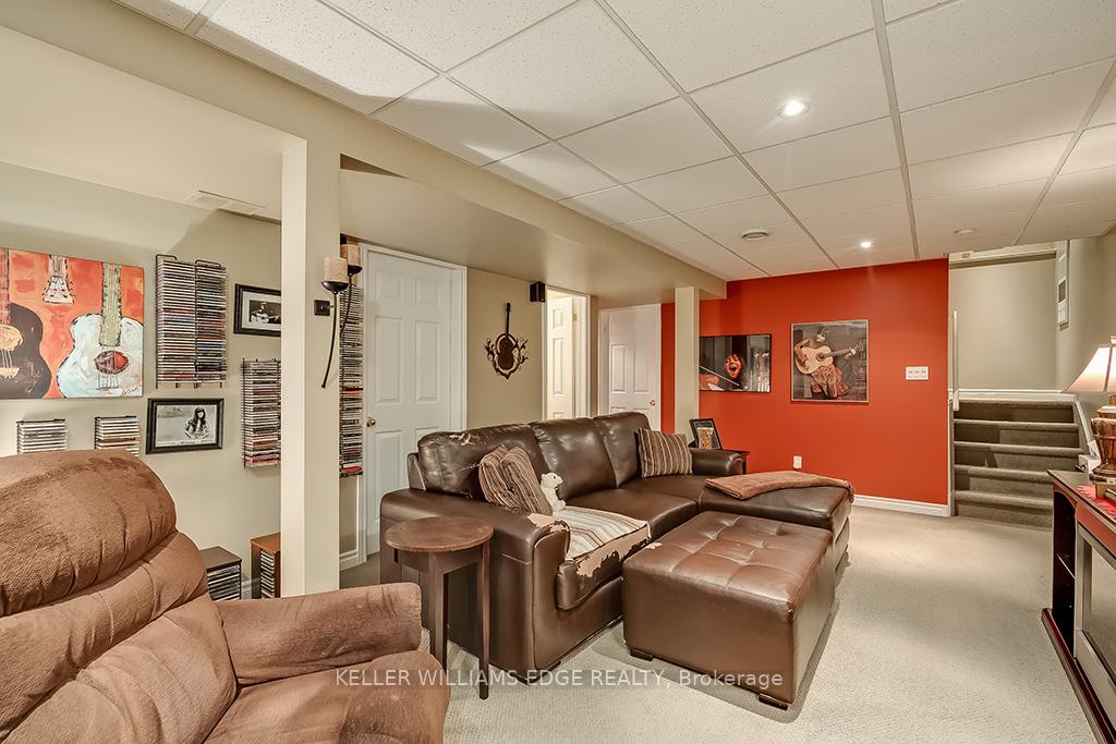 Photo 36 of 60 Valridge Drive, Hamilton, Ancaster — HOMEH