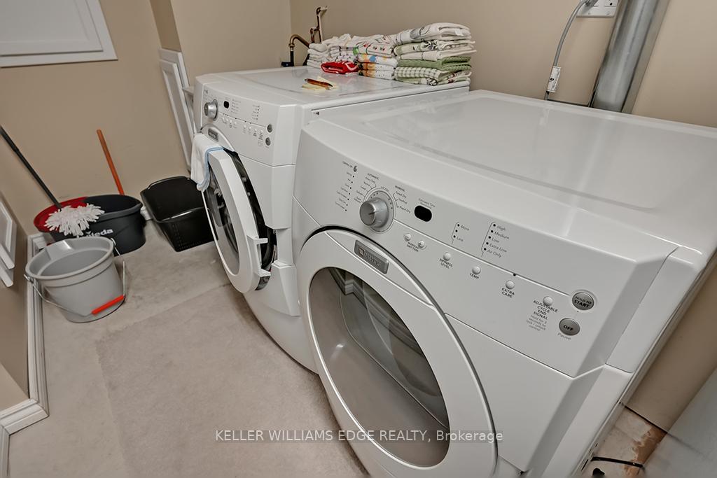Photo 33 of 60 Valridge Drive, Hamilton, Ancaster — HOMEH