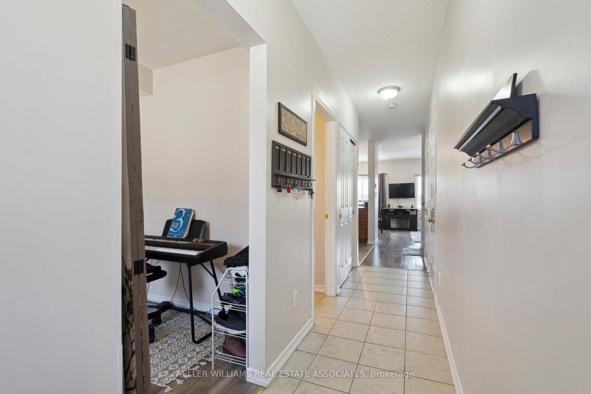 Photo 5 of Unit 57, 175 Stanley Street, Barrie, East Bayfield — HOMEH