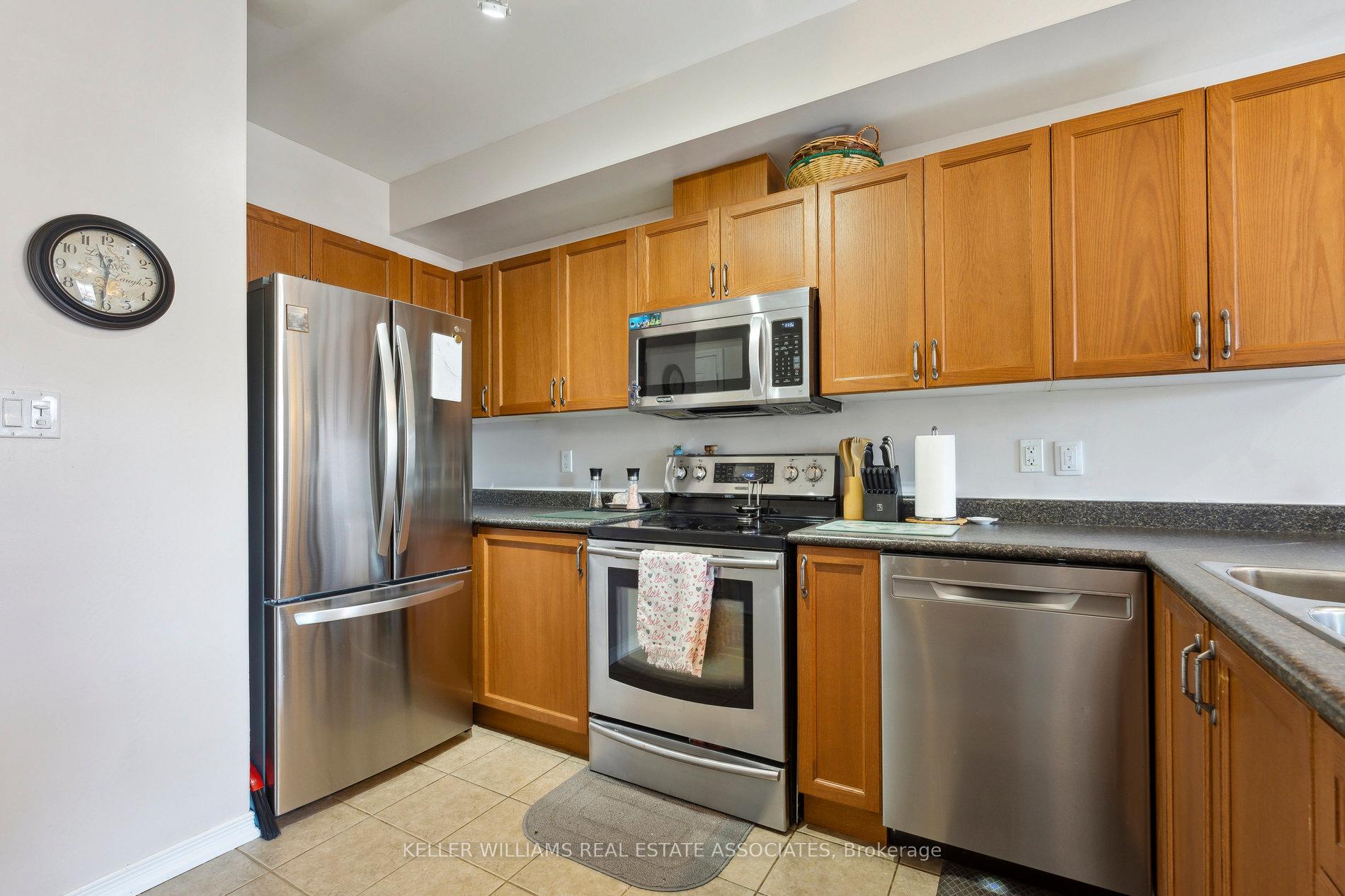 Photo 7 of Unit 57, 175 Stanley Street, Barrie, East Bayfield — HOMEH
