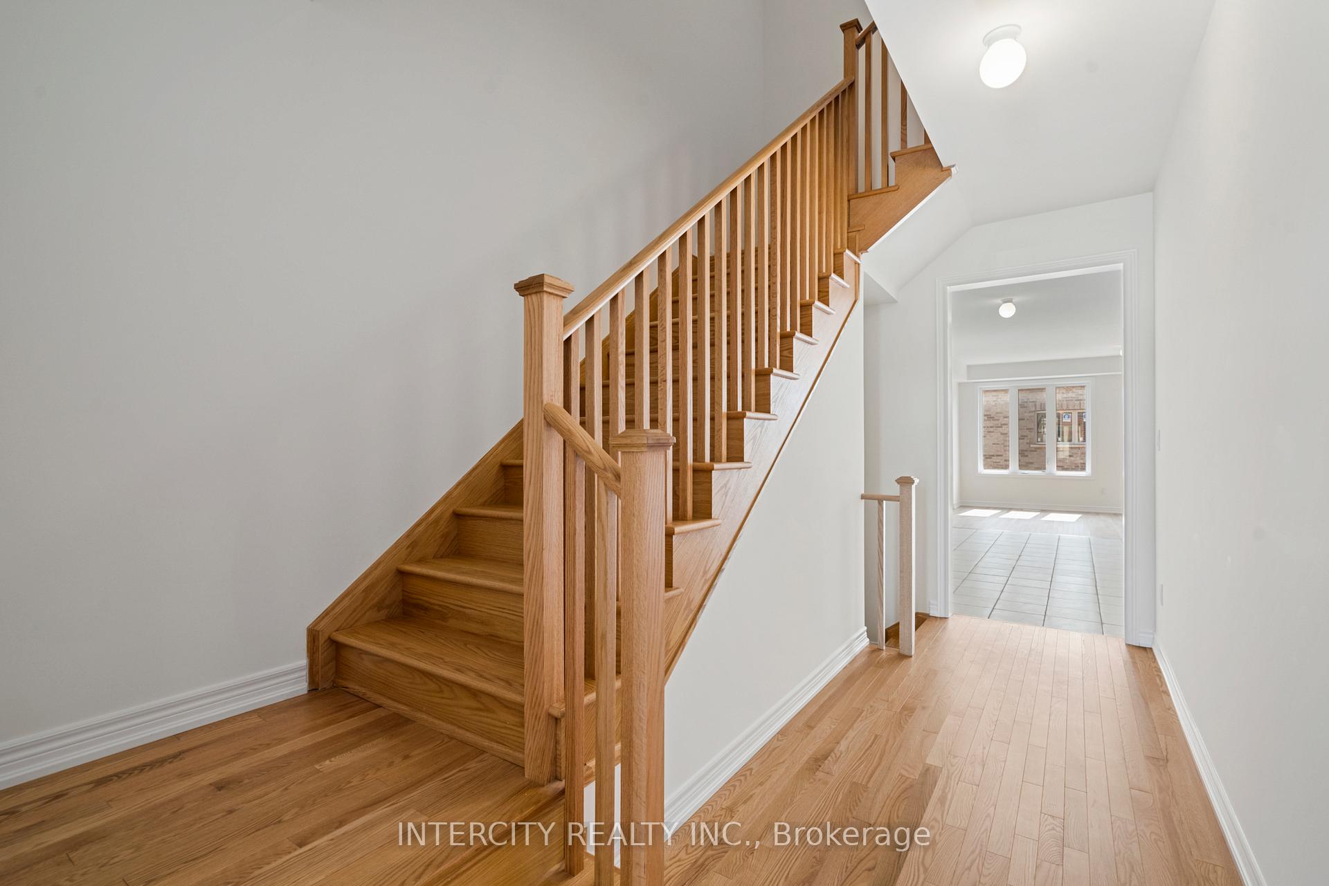 Photo 8 of 917 Elizabeth Mackenzie Drive, Pickering, Rural Pickering — HOMEH